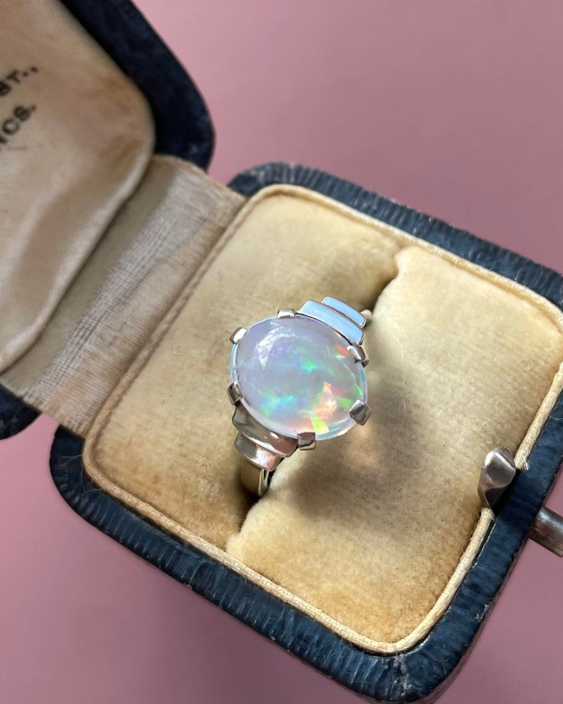 Bague Vintage Solitaire Opale 2.40 Carats &quot;Enia&quot; - Elliade Paris