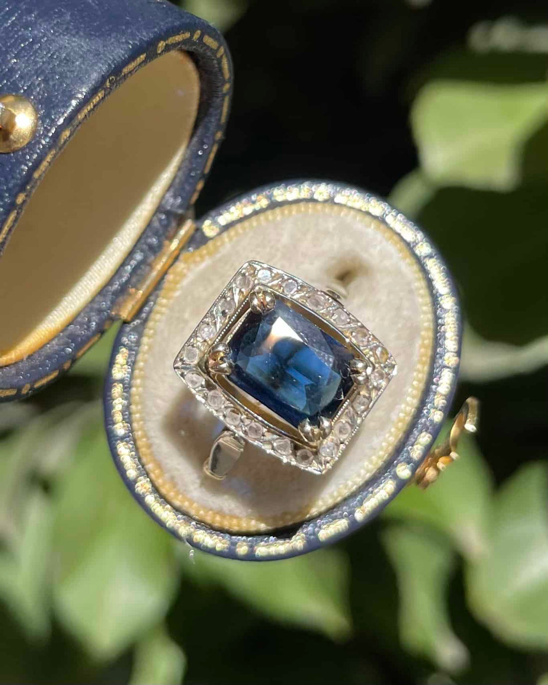Bague Style Art-déco Saphir &amp; Diamants &quot;Cassey&quot;