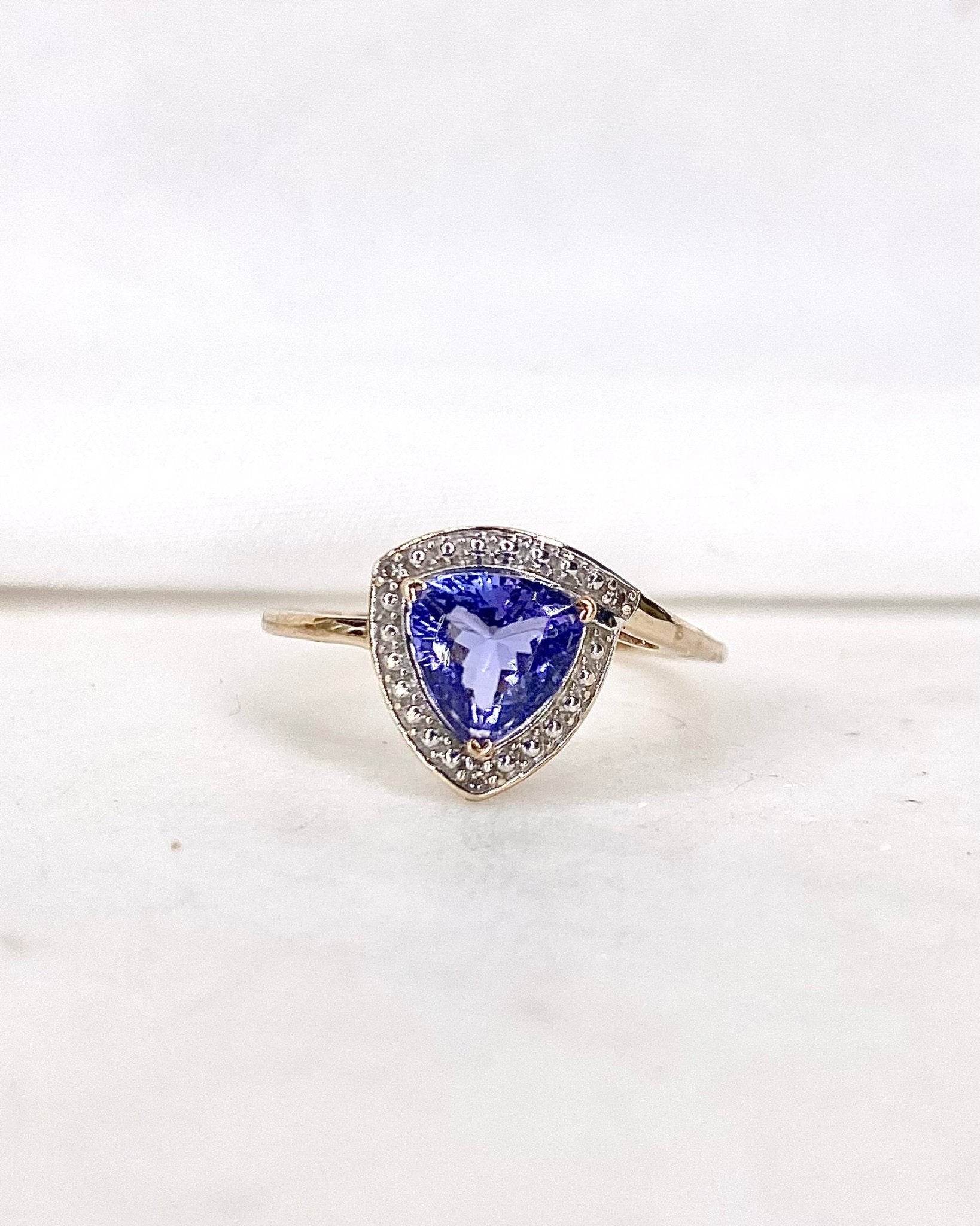 Bague Vintage Tanzanite 1.28 carat &amp; Diamants &quot;Zélie&quot; - Elliade Paris
