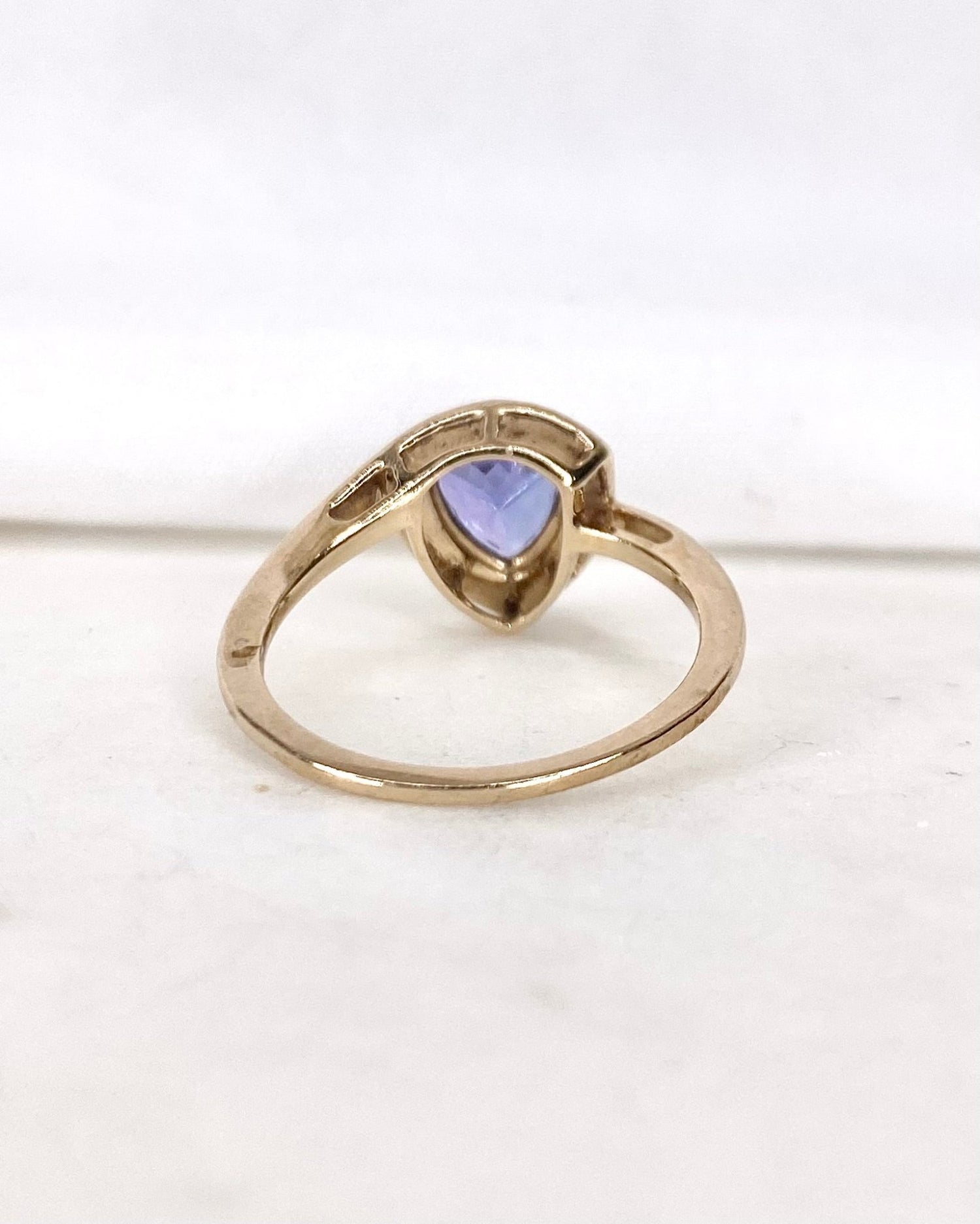 Bague Vintage Tanzanite 1.28 carat &amp; Diamants &quot;Zélie&quot; - Elliade Paris