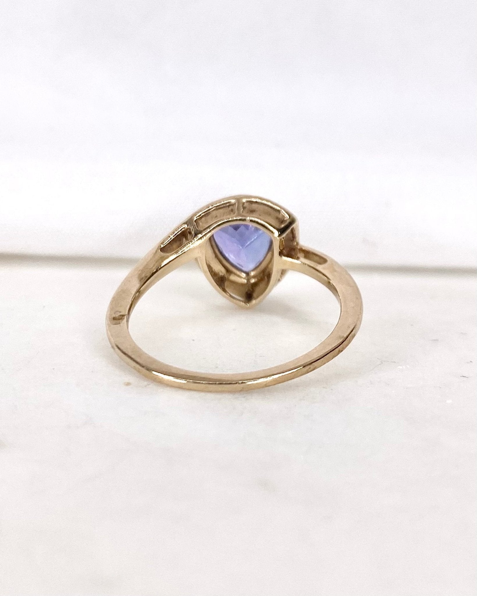 Bague Vintage Tanzanite 1.28 carat &amp; Diamants &quot;Zélie&quot; - Elliade Paris