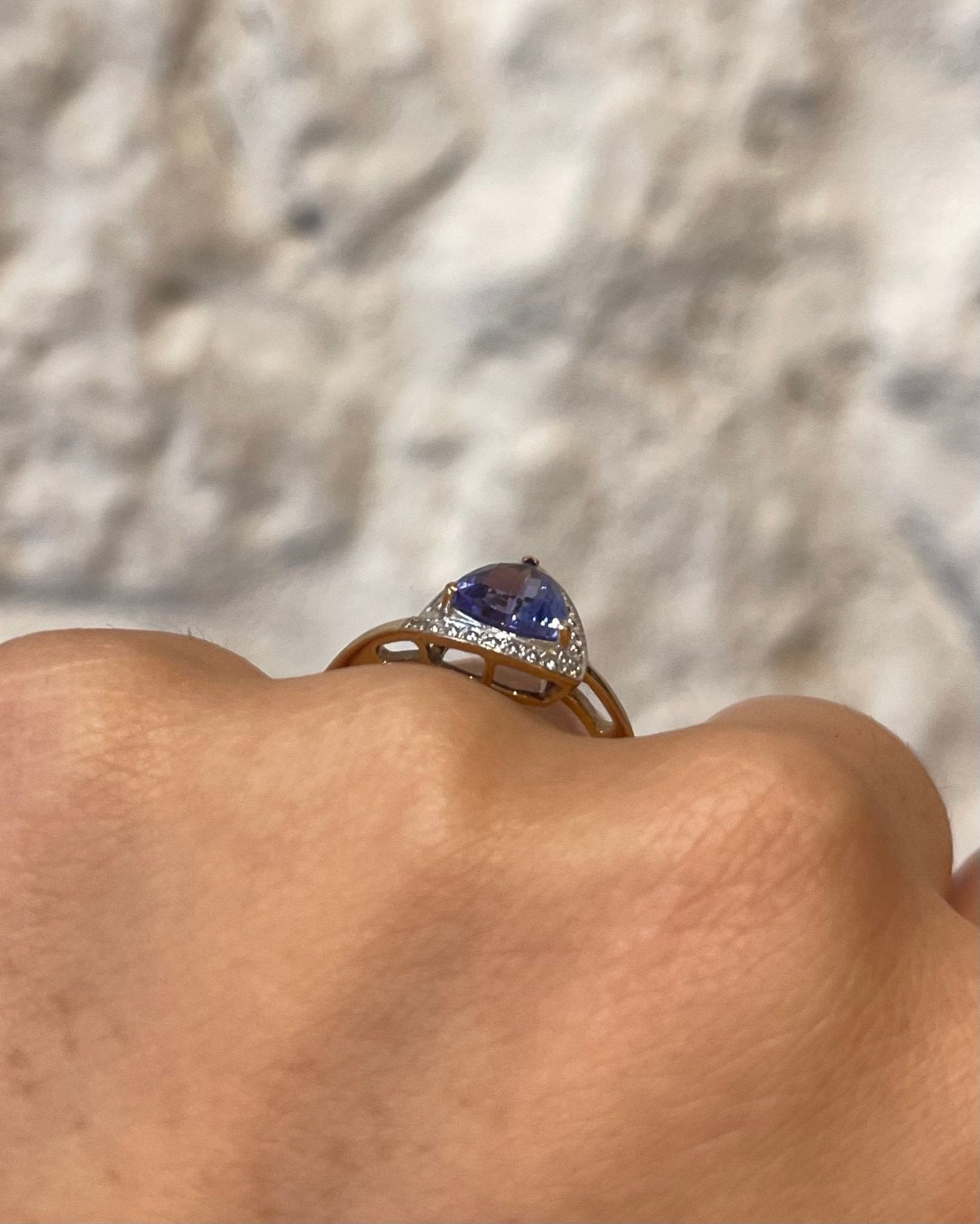 Bague Vintage Tanzanite 1.28 carat &amp; Diamants &quot;Zélie&quot; - Elliade Paris
