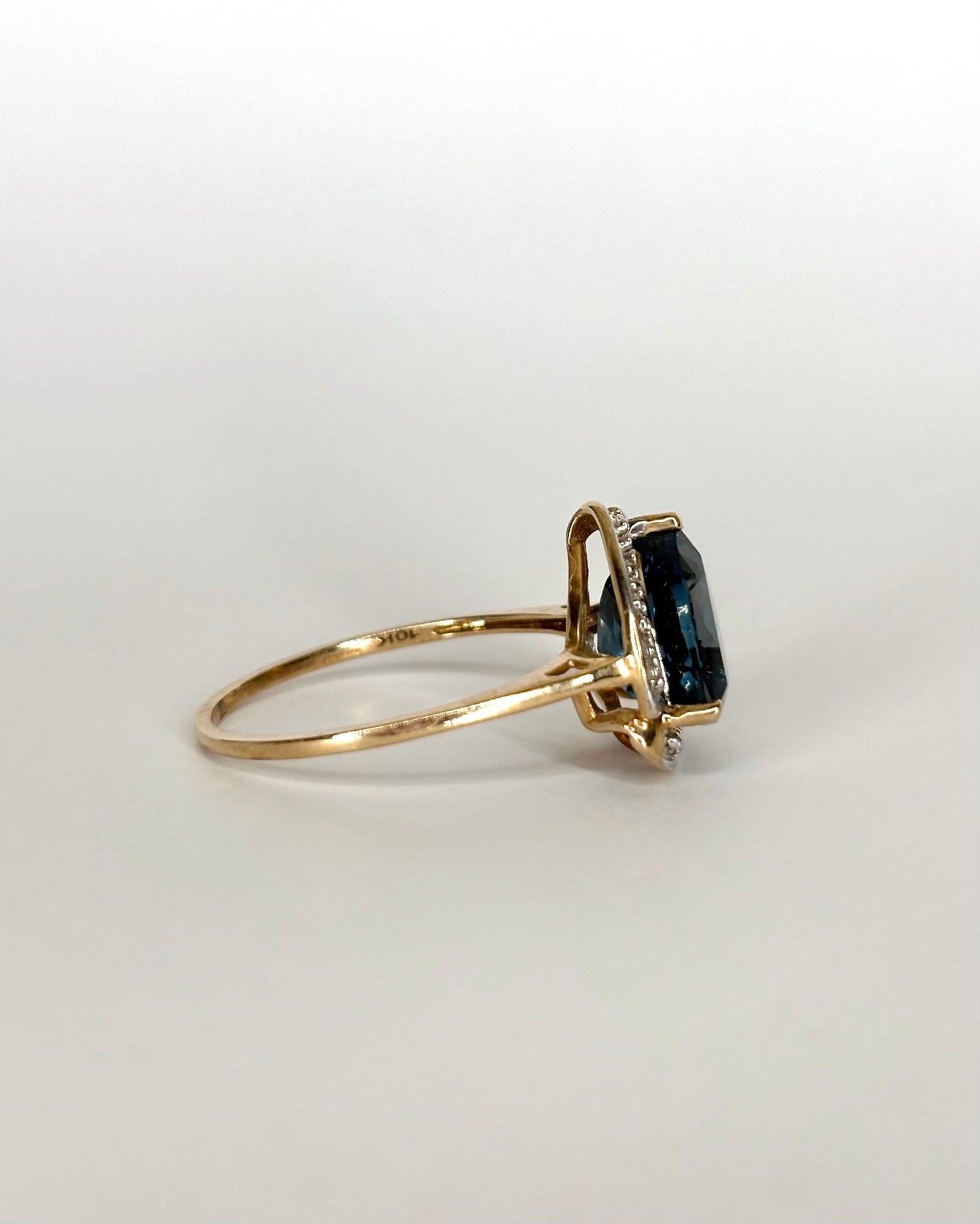 Bague Vintage Topaze 4.20 cts &amp; 8 Diamants &quot;Irène&quot; - Elliade Paris