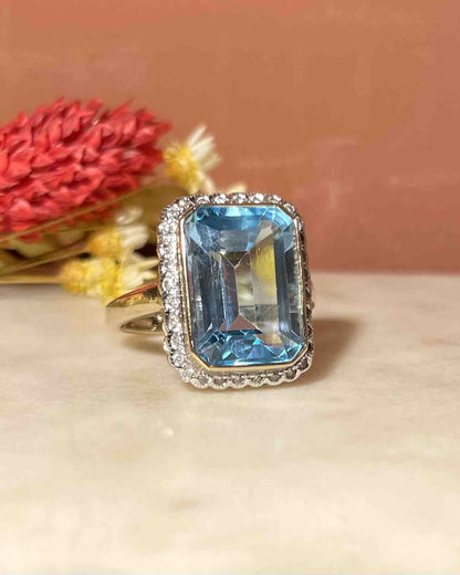 Bague Vintage Topaze Bleue &amp; 32 Diamants &quot;Jasmin&quot; - Elliade Paris