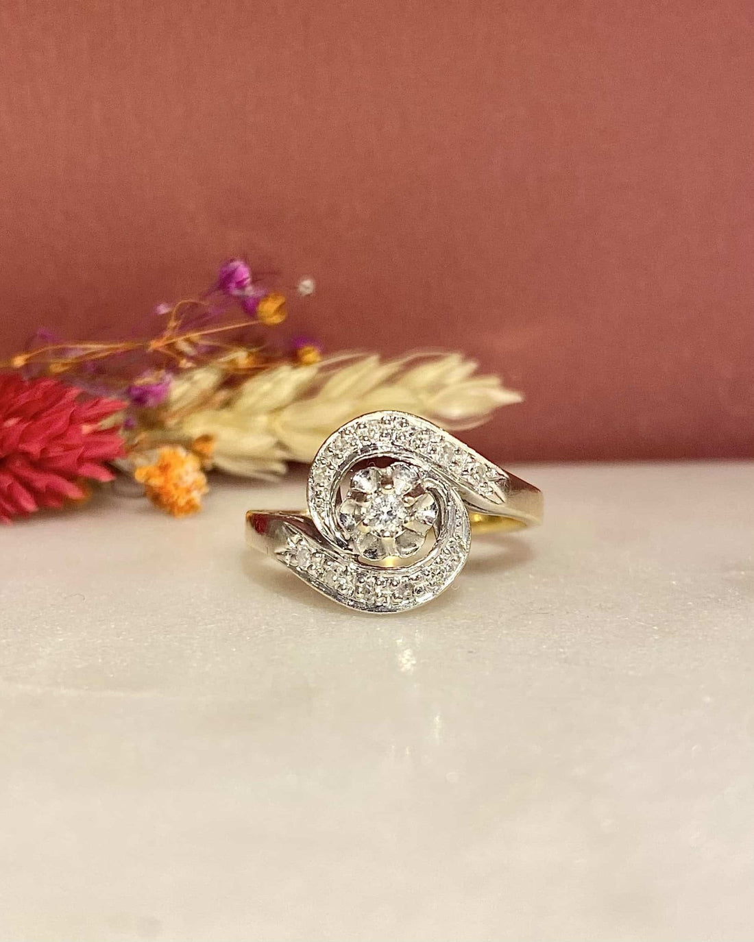 Bague Vintage Tourbillon 13 Diamants &quot;Amiel&quot; - Elliade Paris