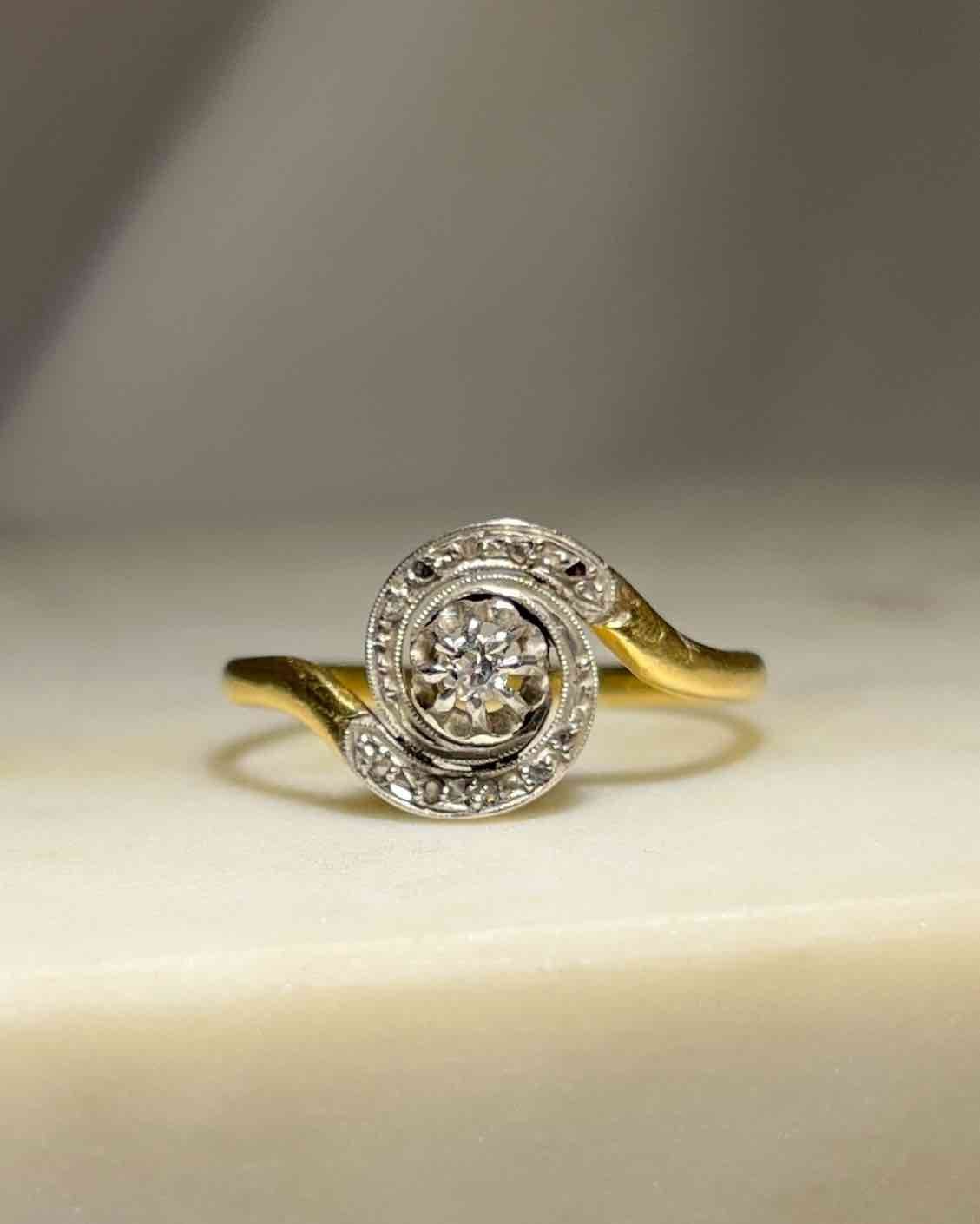 Bague vintage tourbillon diamants "Cyrielle" - Elliade Paris