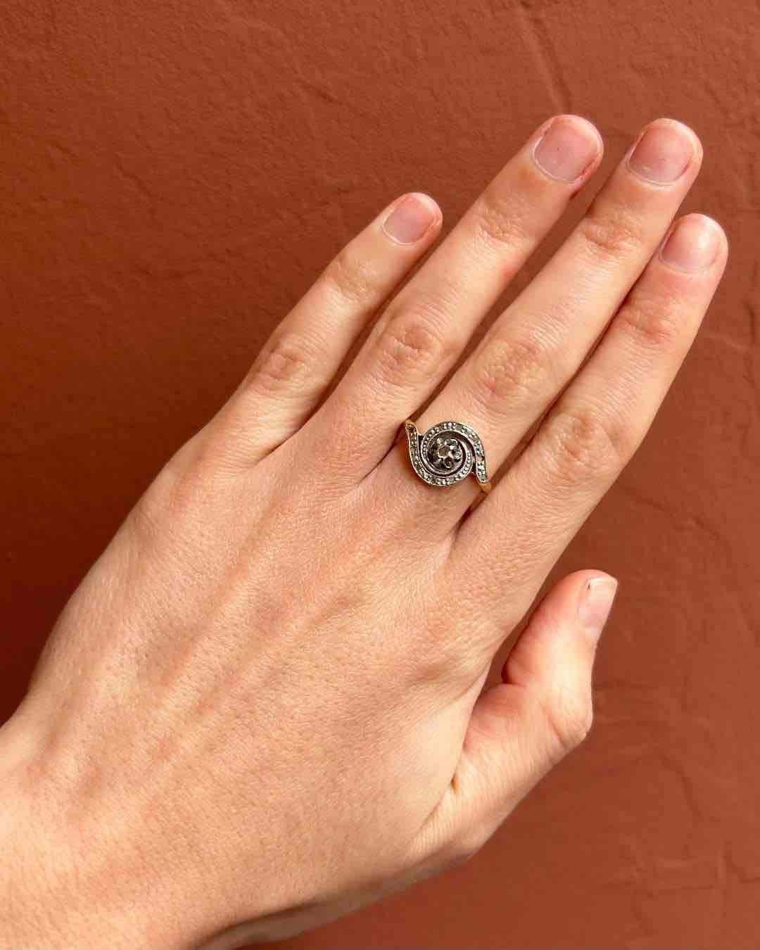 Bague Vintage Tourbillon Diamants "Mona" - Elliade Paris