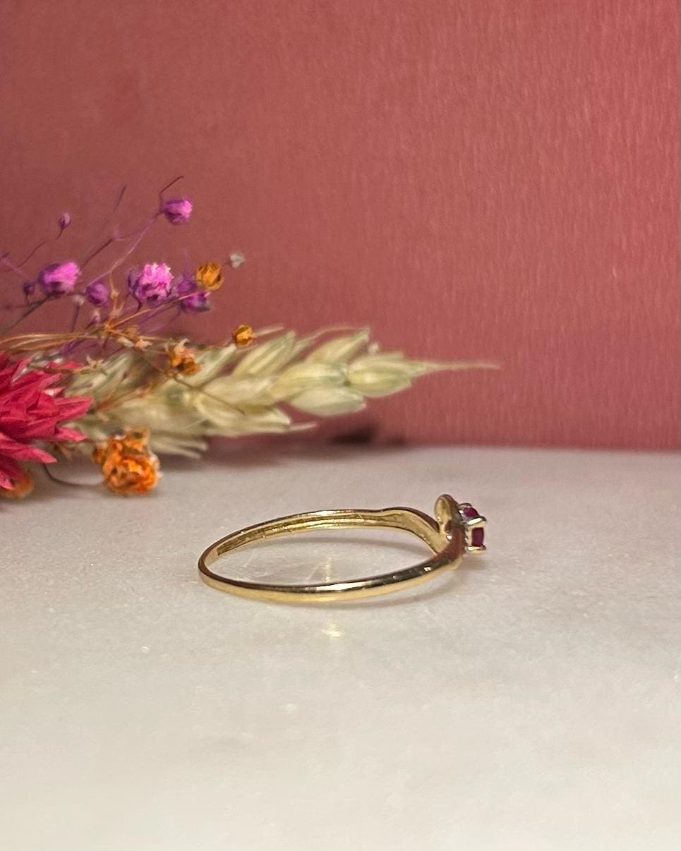 Bague Vintage Tourbillon Rubis "Sereen" - Elliade Paris