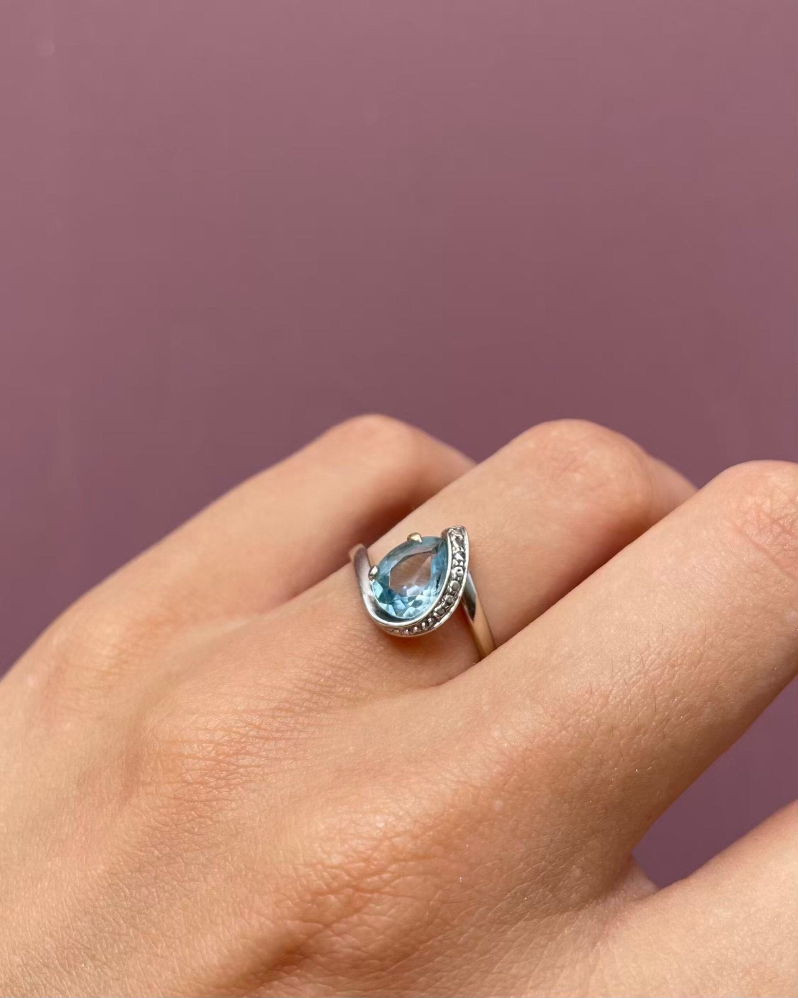 Bague Vintage Tourbillon Topaze 1.10 carat "Lucile" - Elliade Paris