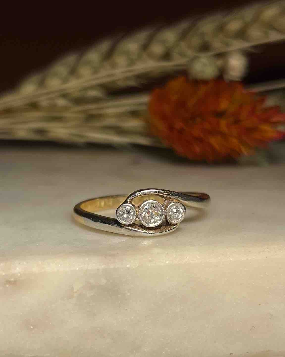 Bague Vintage trilogie diamants "Wilma" - Elliade Paris