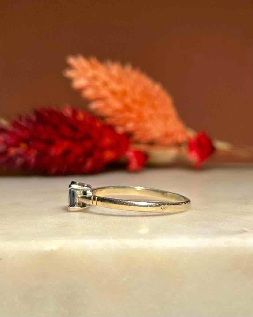 Bague solitaire saphir vintage "Marie"