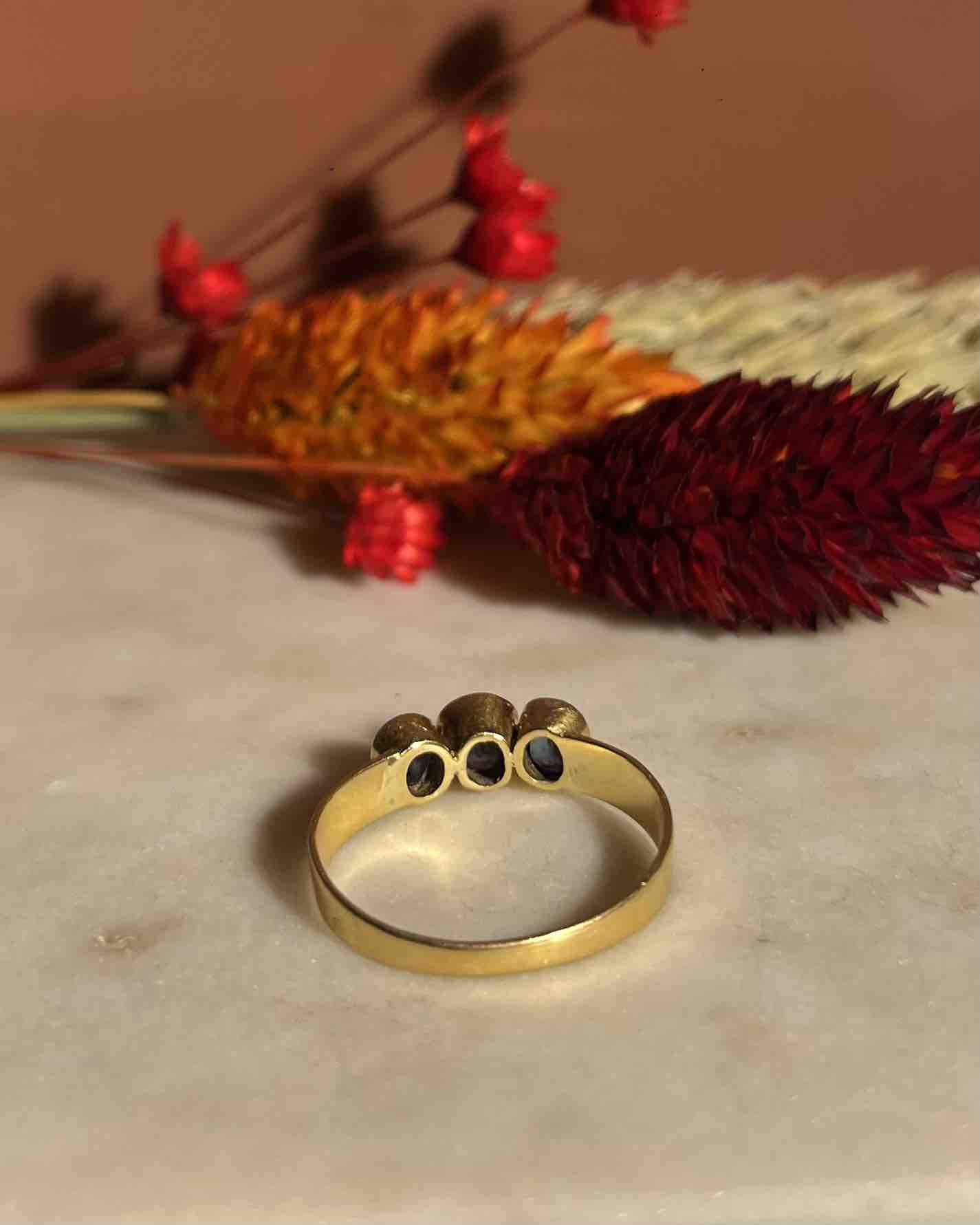 Bague vintage Trilogie Saphirs "Josianne" - Elliade Paris