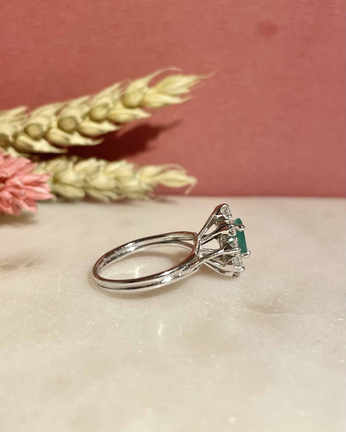 Bague Marguerite Émeraude &amp; Diamants &quot;Camilea&quot;