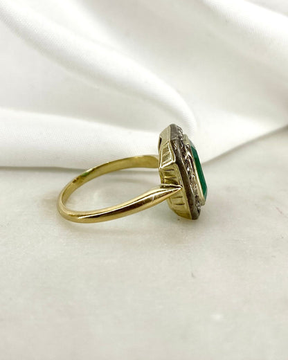 Bague XIXe siècle Marguerite Émeraude 2.65 carats &amp; 22 Diamants &quot;Ornella&quot; - Elliade Paris