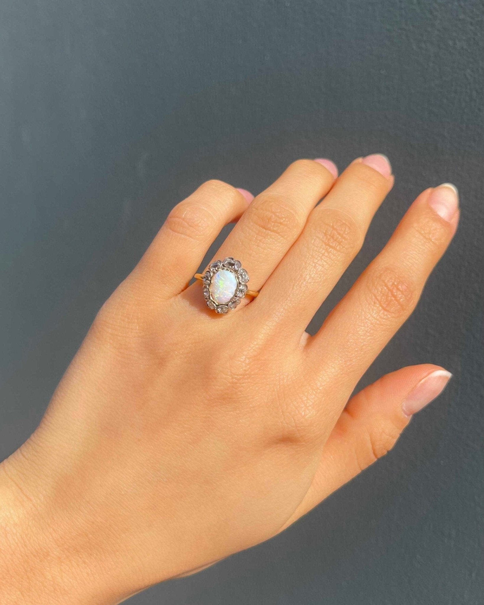 Bague XIXe siècle Opale &amp; 9 Diamants 0.73 carat "Maude" - Elliade Paris