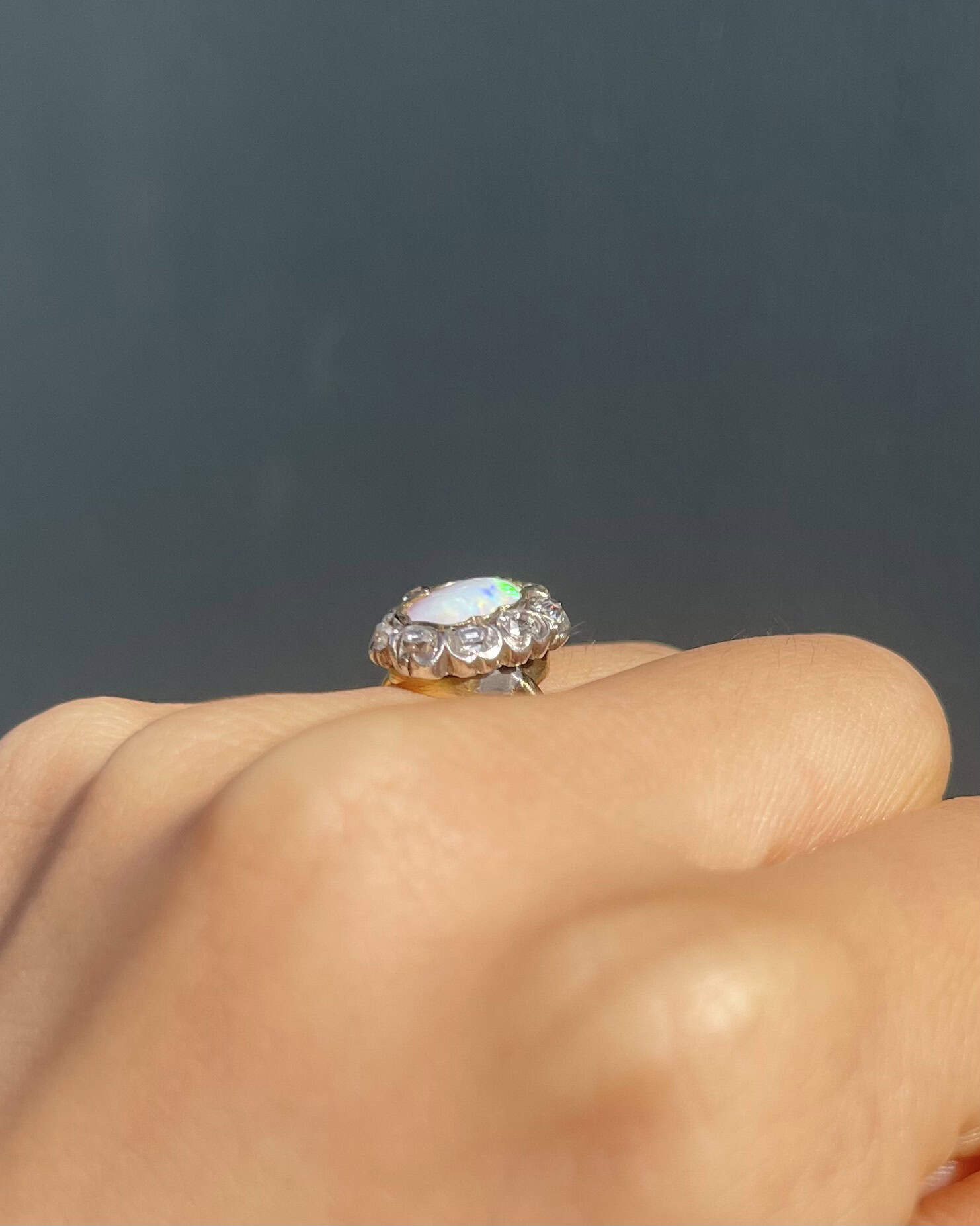 Bague XIXe siècle Opale &amp; 9 Diamants 0.73 carat "Maude" - Elliade Paris