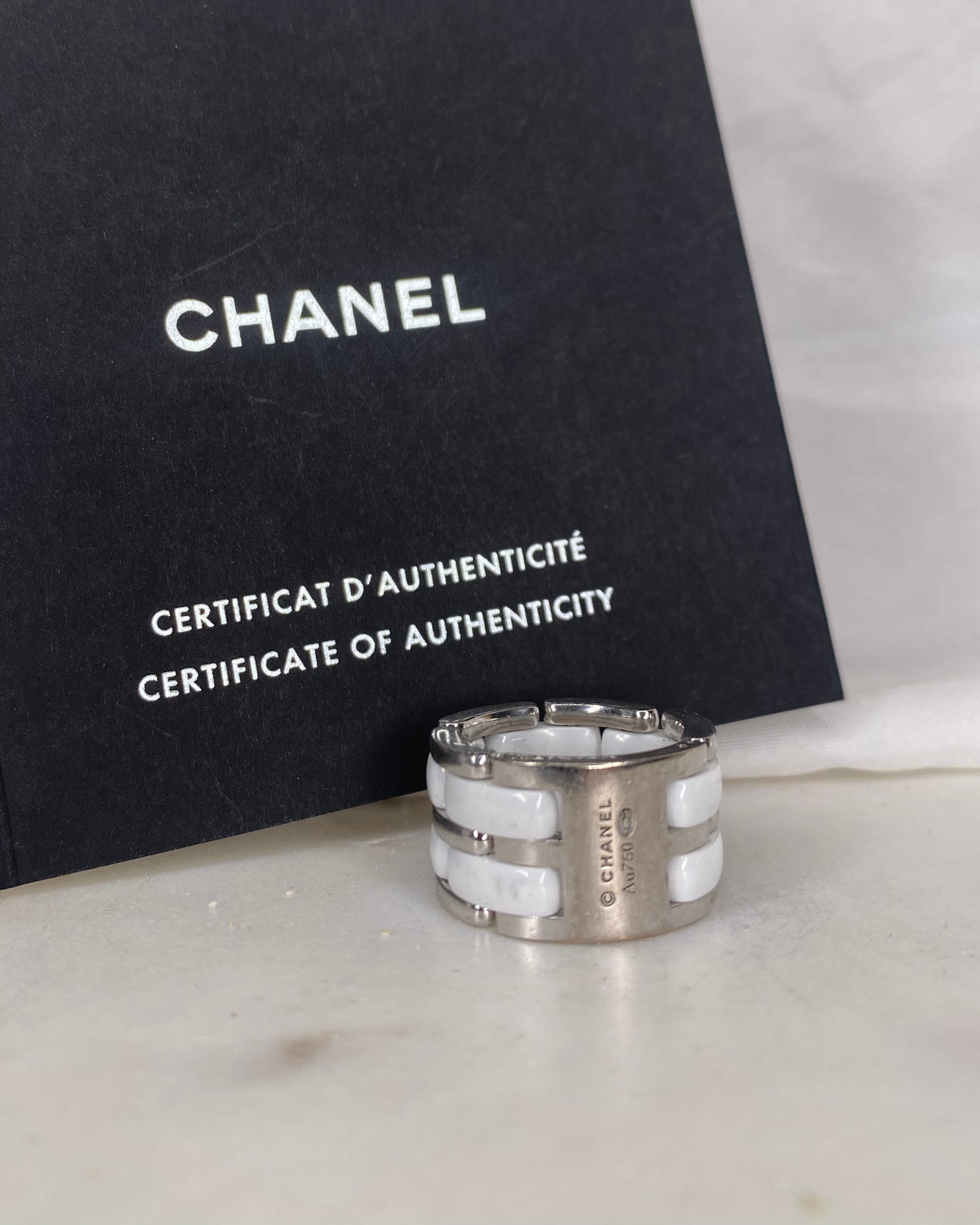 Bague Chanel Ultra Grand Modèle Or &amp; Céramique - Elliade Paris