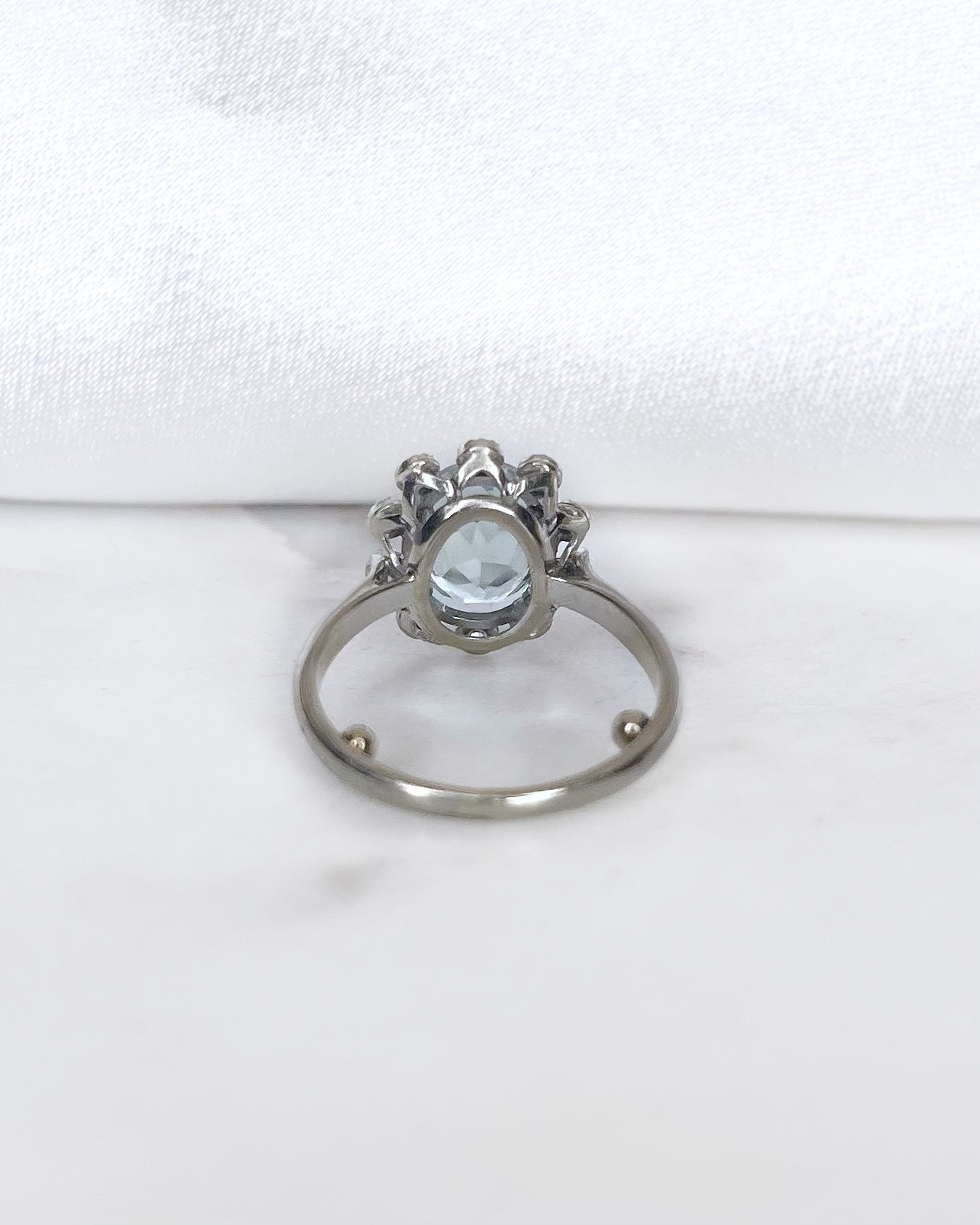 Bague Marguerite Aigue-Marine 2.30 carats &amp; Diamants &quot;Inaya&quot;