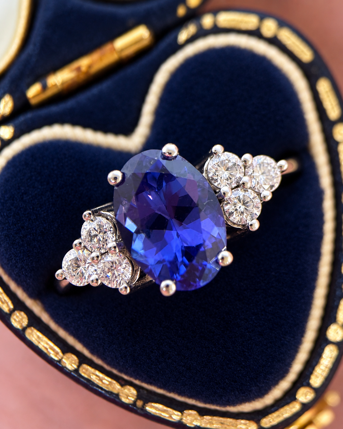 Bague Trilogie Tanzanite 2.50 carats &amp; Diamants 0.48 carat 5,17g "Zaily"
