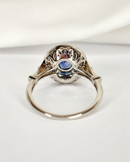 Anillo estilo Art Déco con zafiro de Ceilán de 0,67 quilates y diamantes de 0,22 quilates "Manuela"