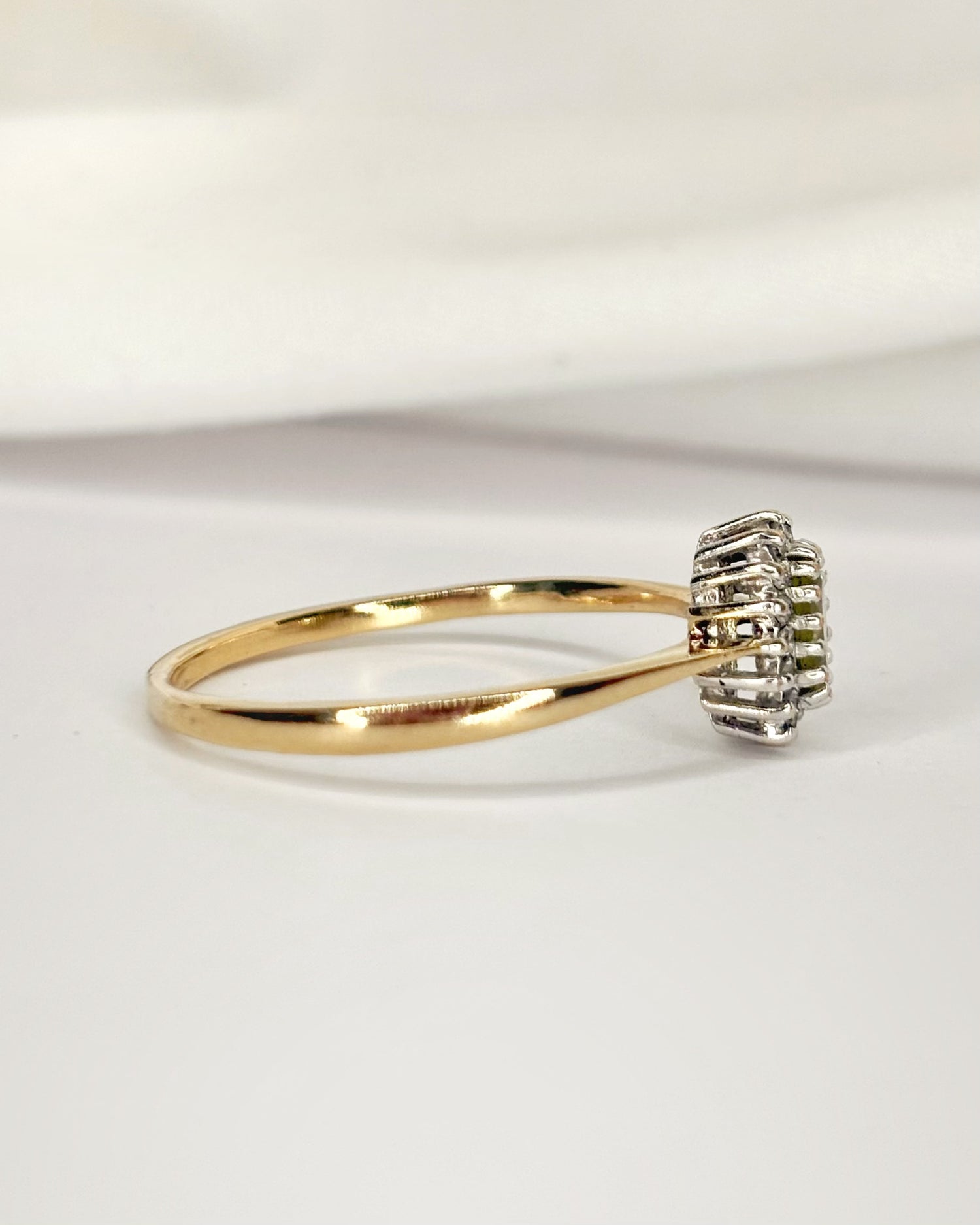 Anillo Margarita Peridoto y Diamantes "Tamara"