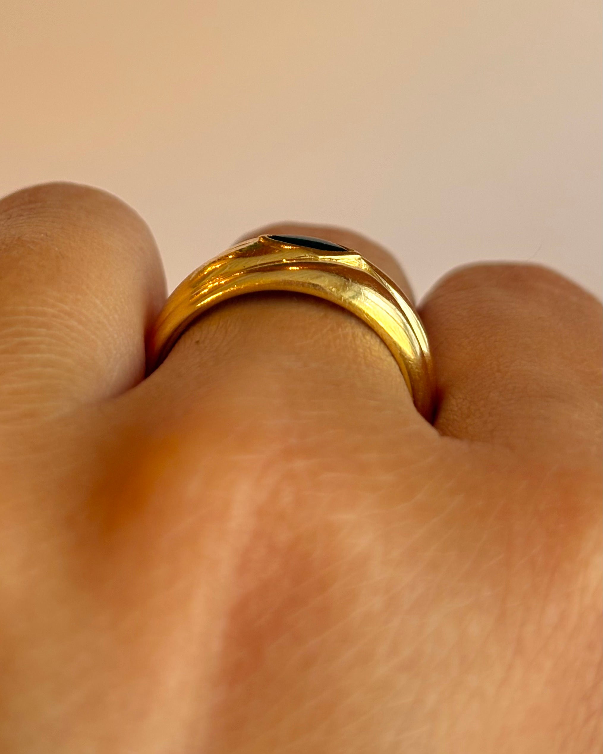 Anillo rígido con zafiro "Coline"