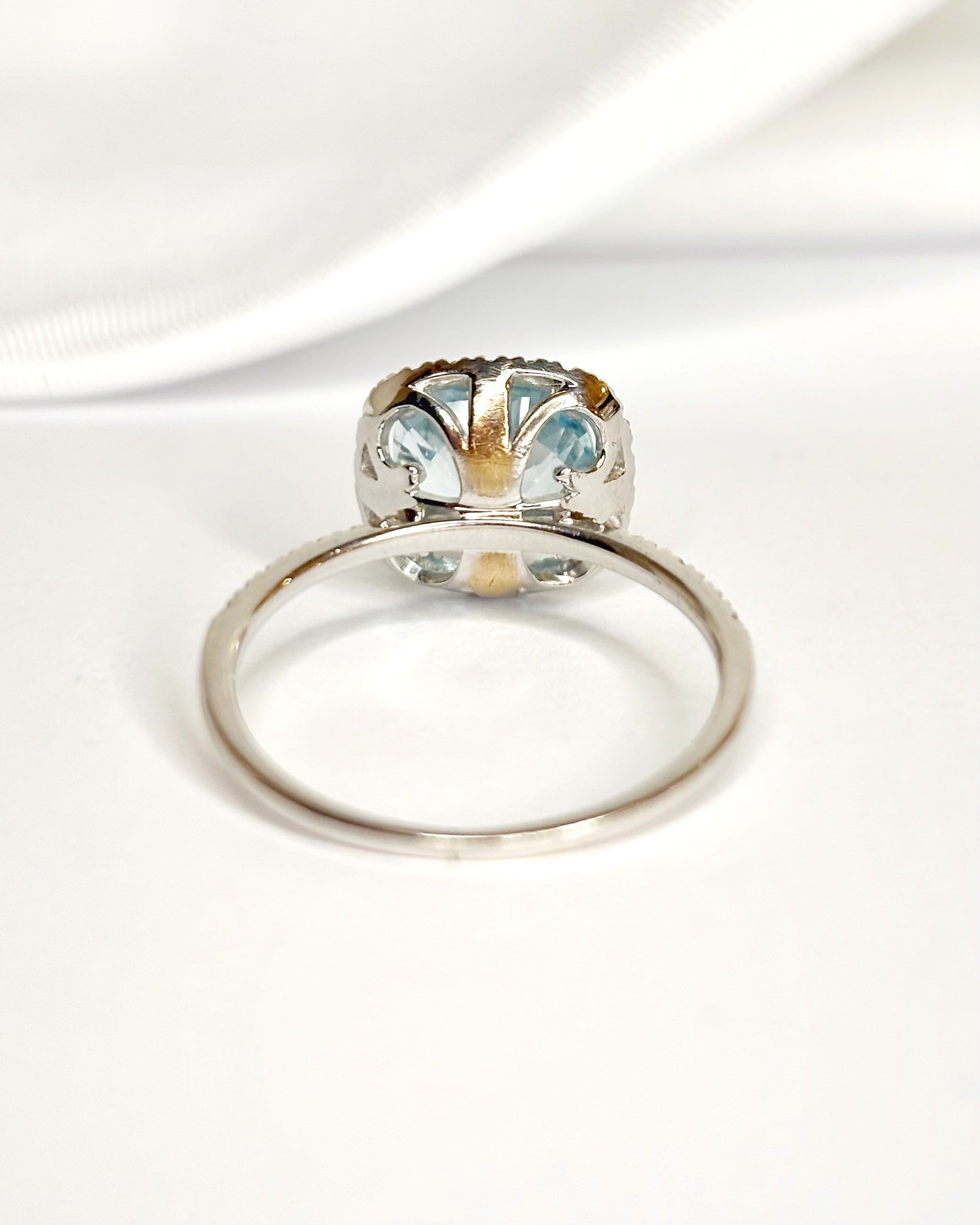 Solitaire Aquamarine Ring 1.68 carat &amp; Diamonds "Martha"