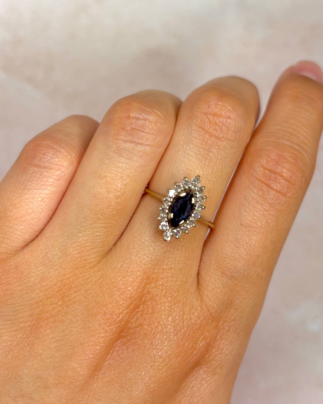 Bague Marquise Saphir 0.60 carat &amp; Diamants "Aurore"