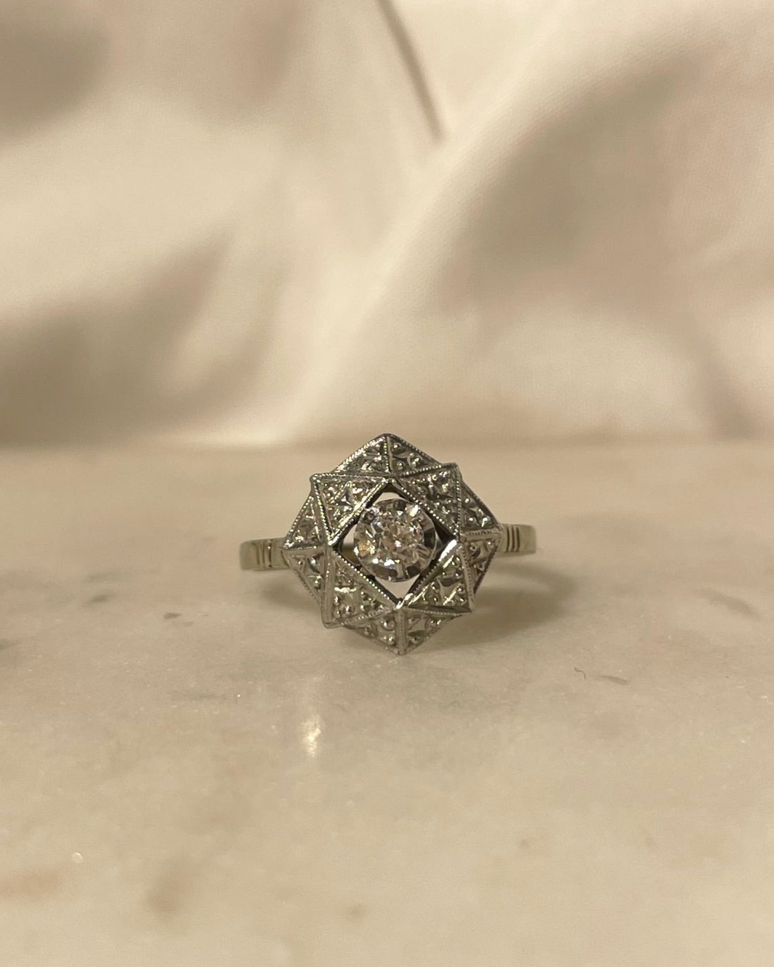 Bague Art-Déco Diamant 0.10 Carat &quot;Constance&quot;