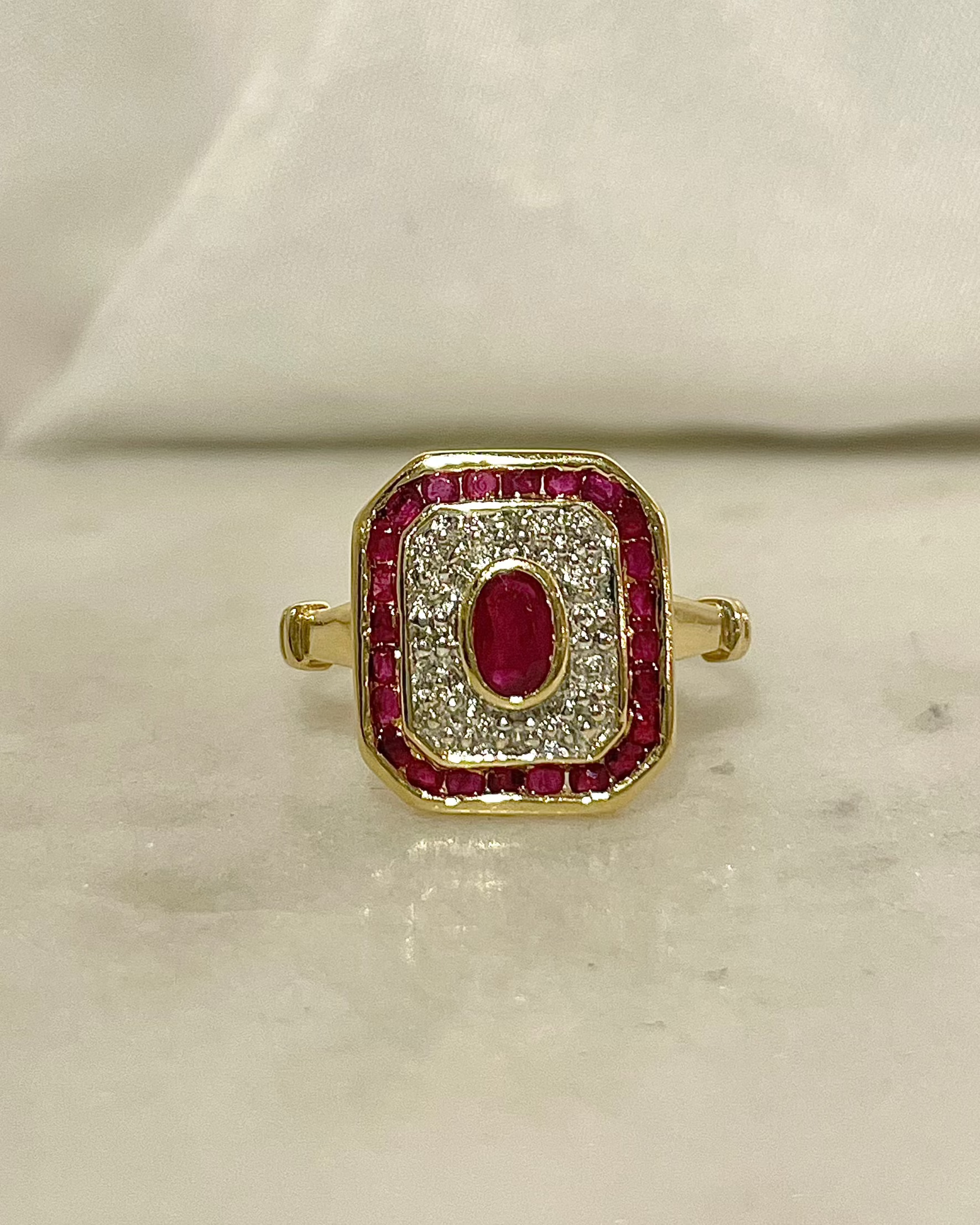 Anillo estilo Art Déco Rubí 1.02 quilates y diamantes "Olivia"