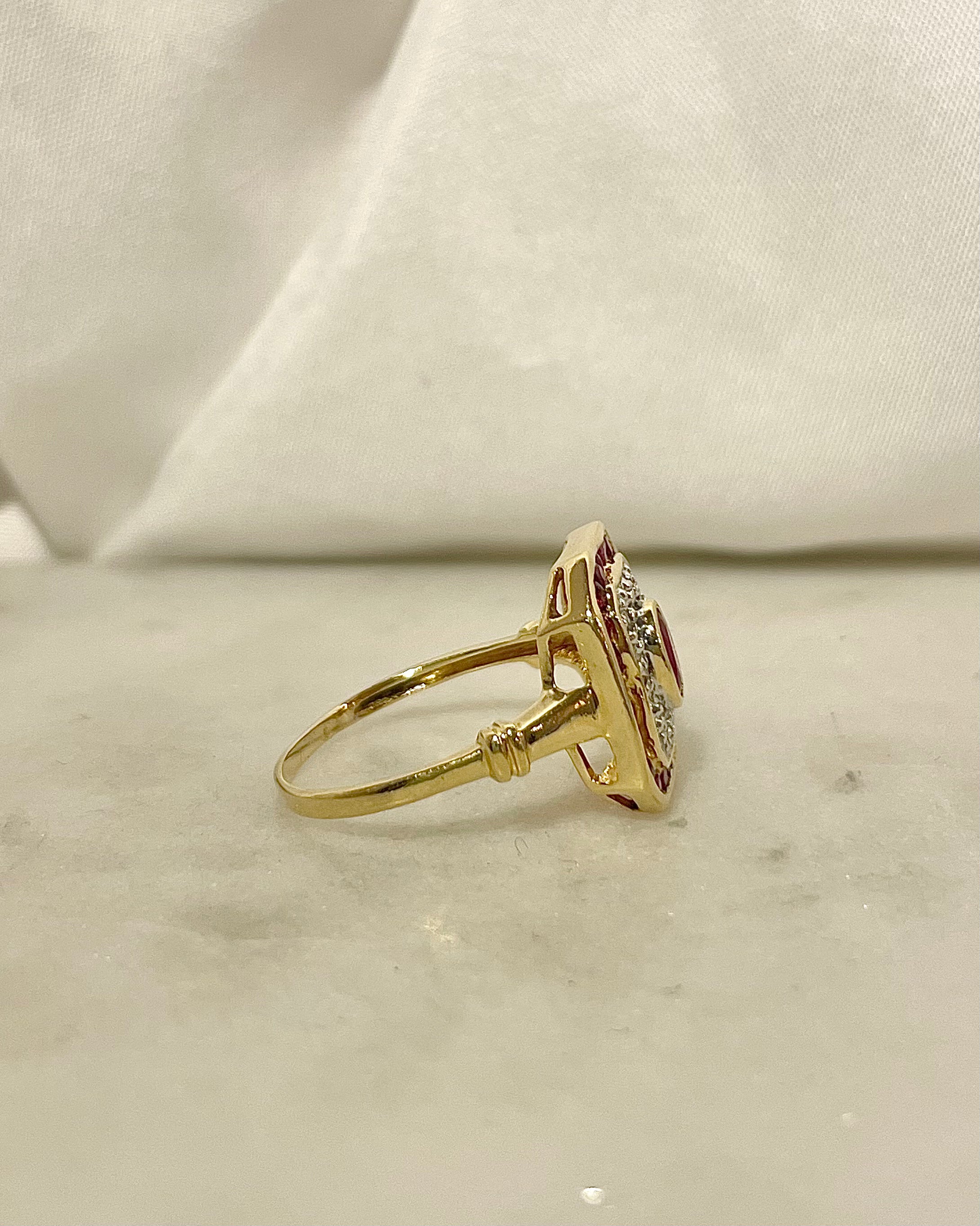 Anillo estilo Art Déco Rubí 1.02 quilates y diamantes "Olivia"