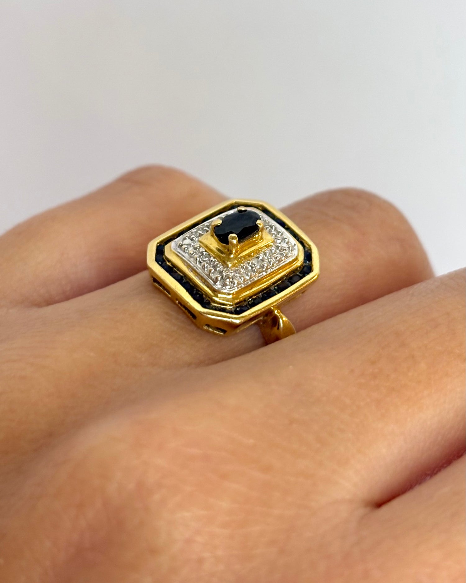 Bague Style Art Déco Saphirs 0.85 ct &amp; 4 Diamants &quot;Faustine&quot;