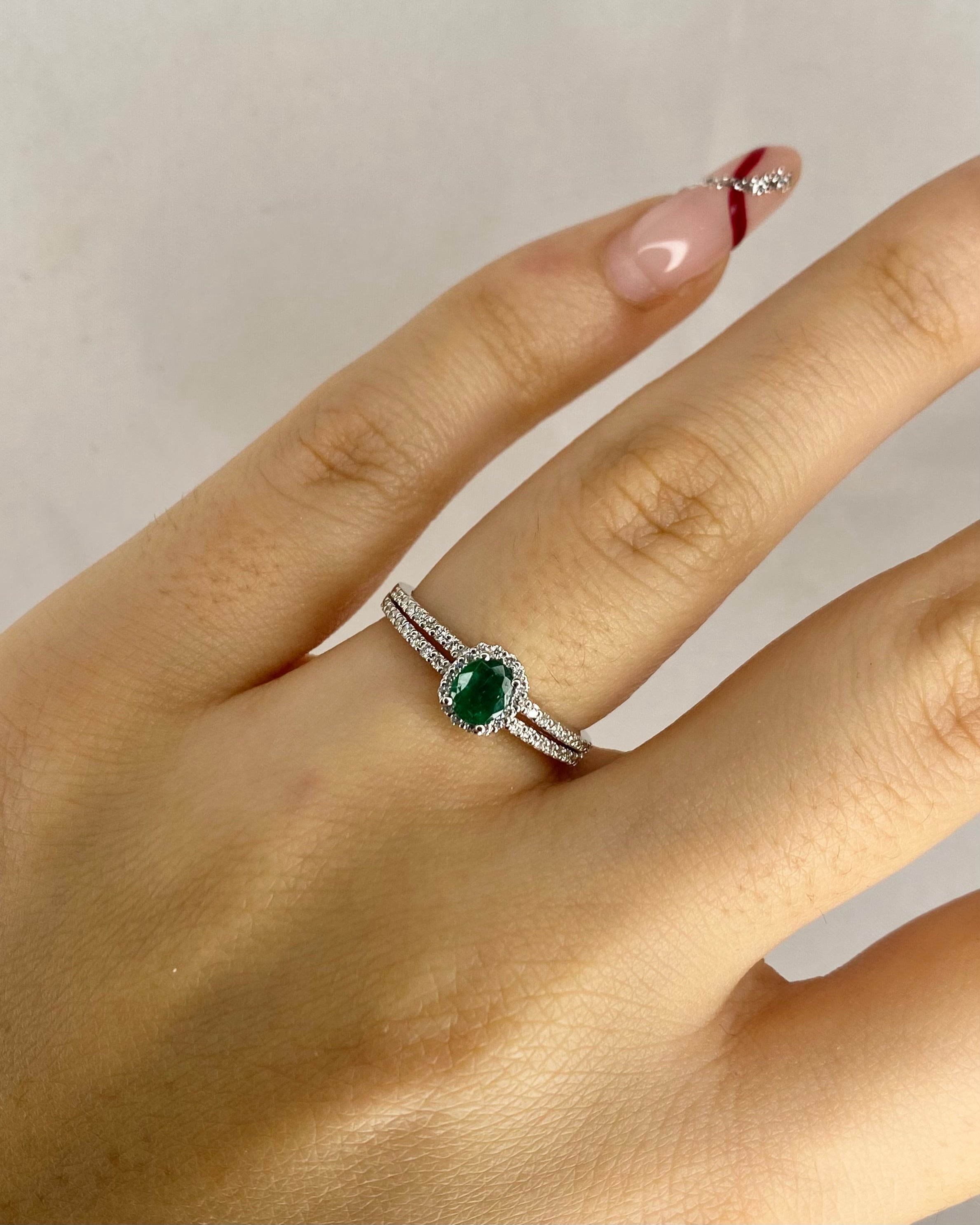 Bague Marguerite Émeraude 0.40 carat &amp; 48 Diamants &quot;Zita&quot;