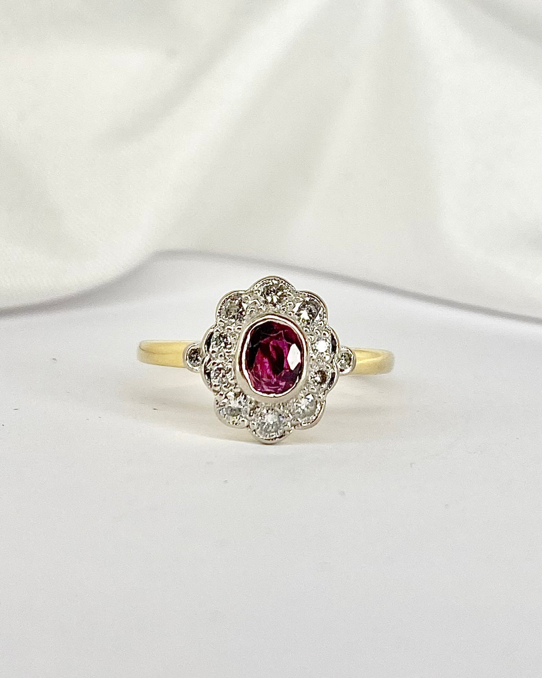 Bague Marguerite Rubis 0.34 carat &amp; 12 Diamants &quot;Suzanne&quot;