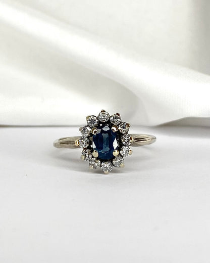 Bague Marguerite Saphir 0.90 carat &amp; 12 Diamants &quot;Amalia&quot;