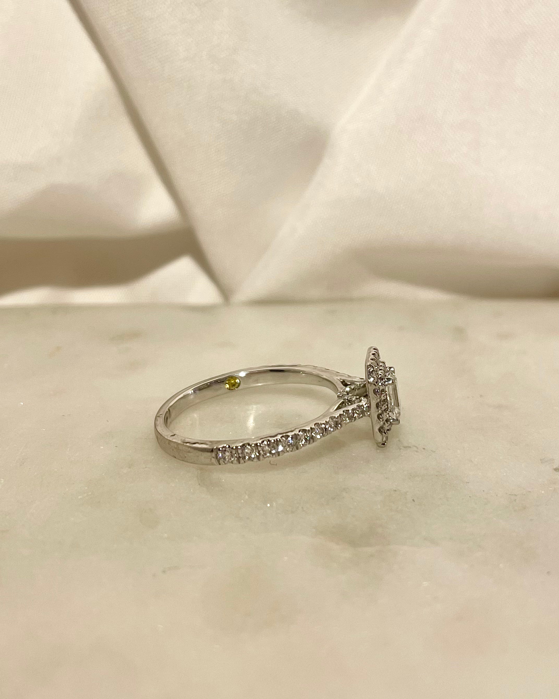 Anillo Diamantes 0.80 quilates "Diame"