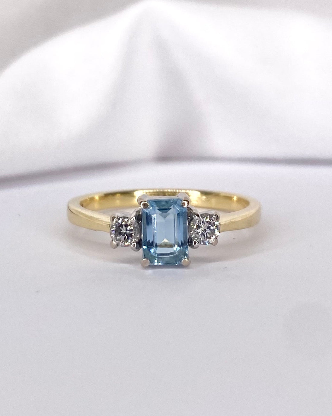 Bague Trilogie Aigue-Marine 0.75 carat &amp; Diamants &quot;Julietta&quot;