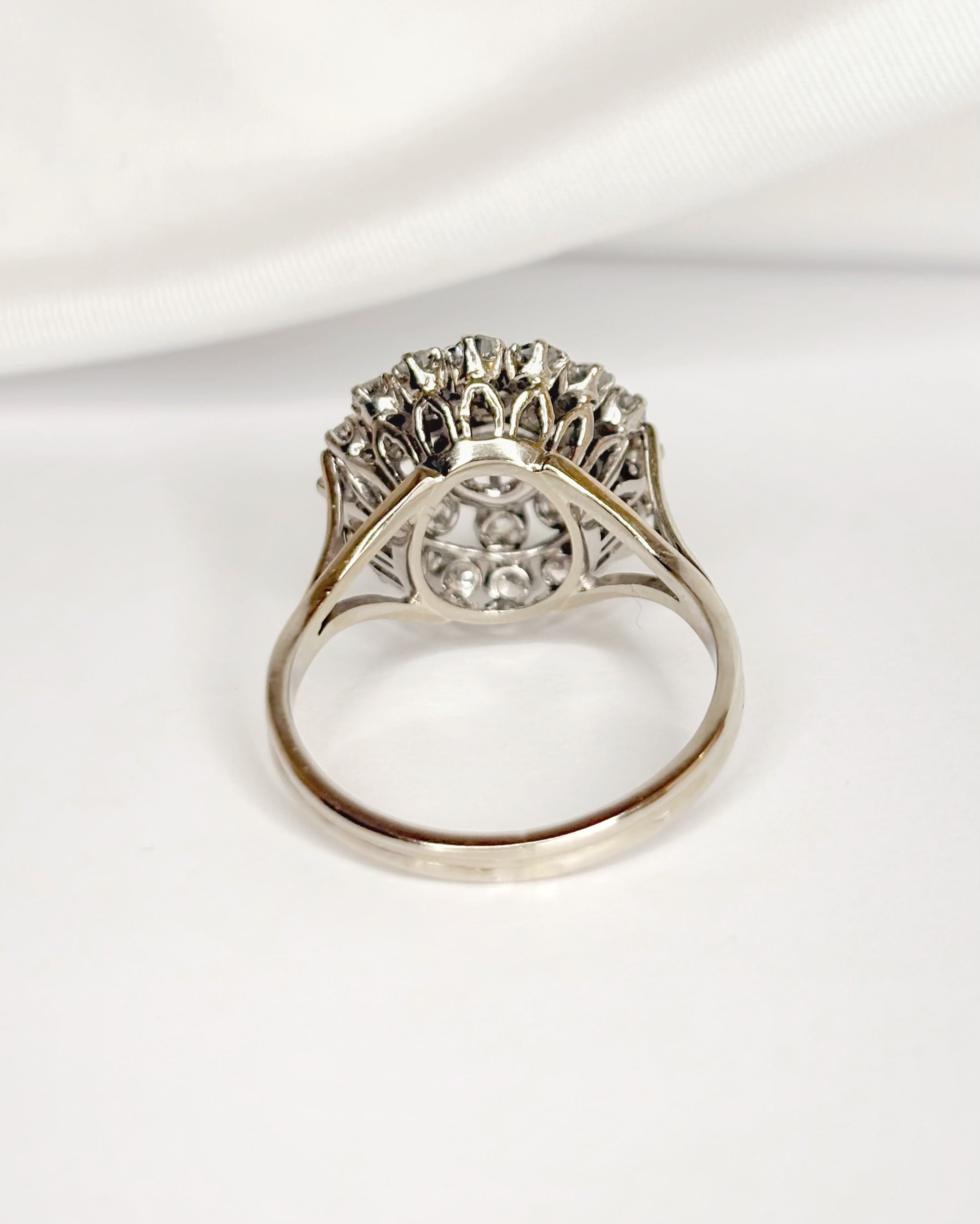 Bague Marguerite Diamants 1.56 carat, Or gris &amp; Platine 6g "Vera"