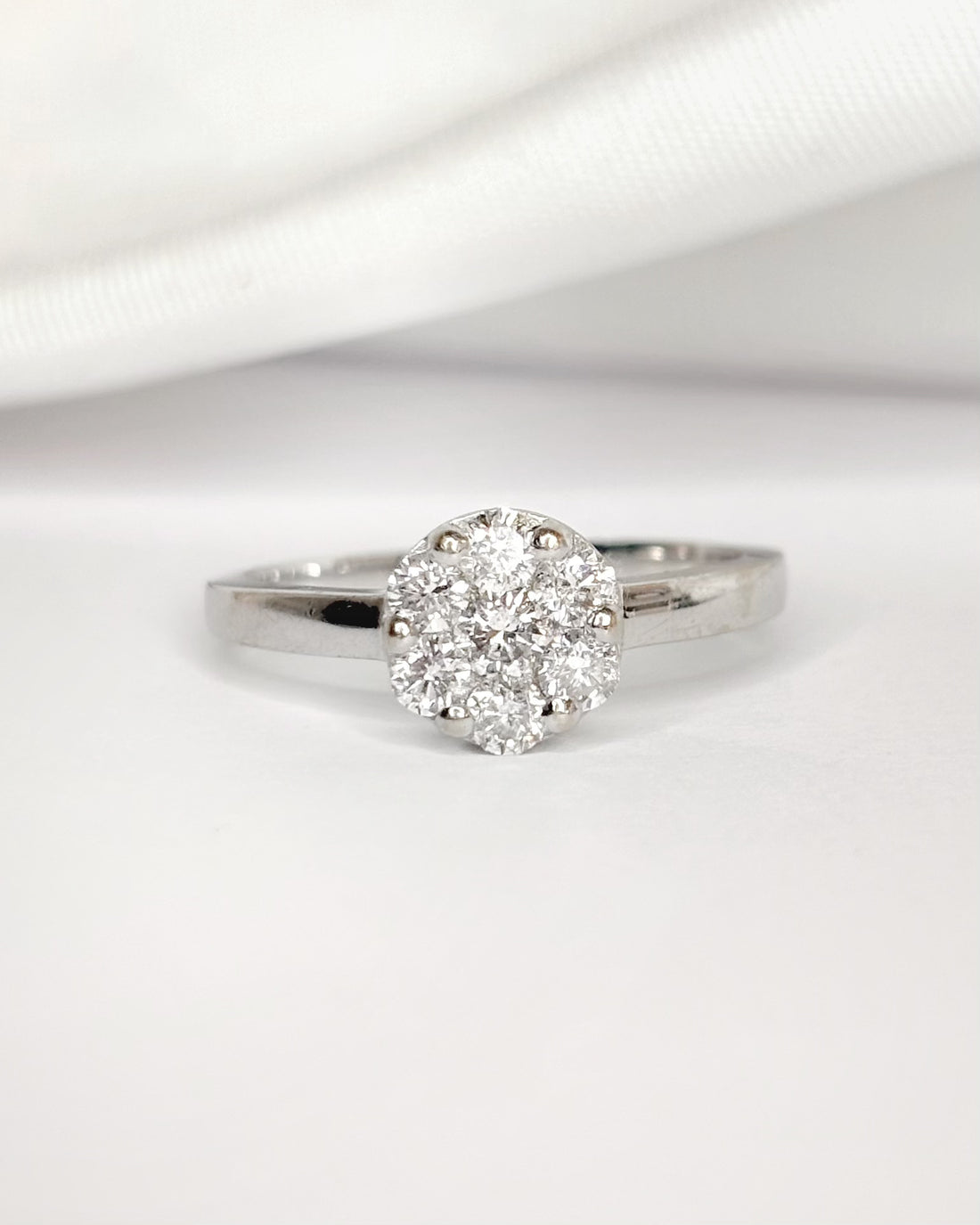 Bague Marguerite Diamants 0.37 carat "Lili"