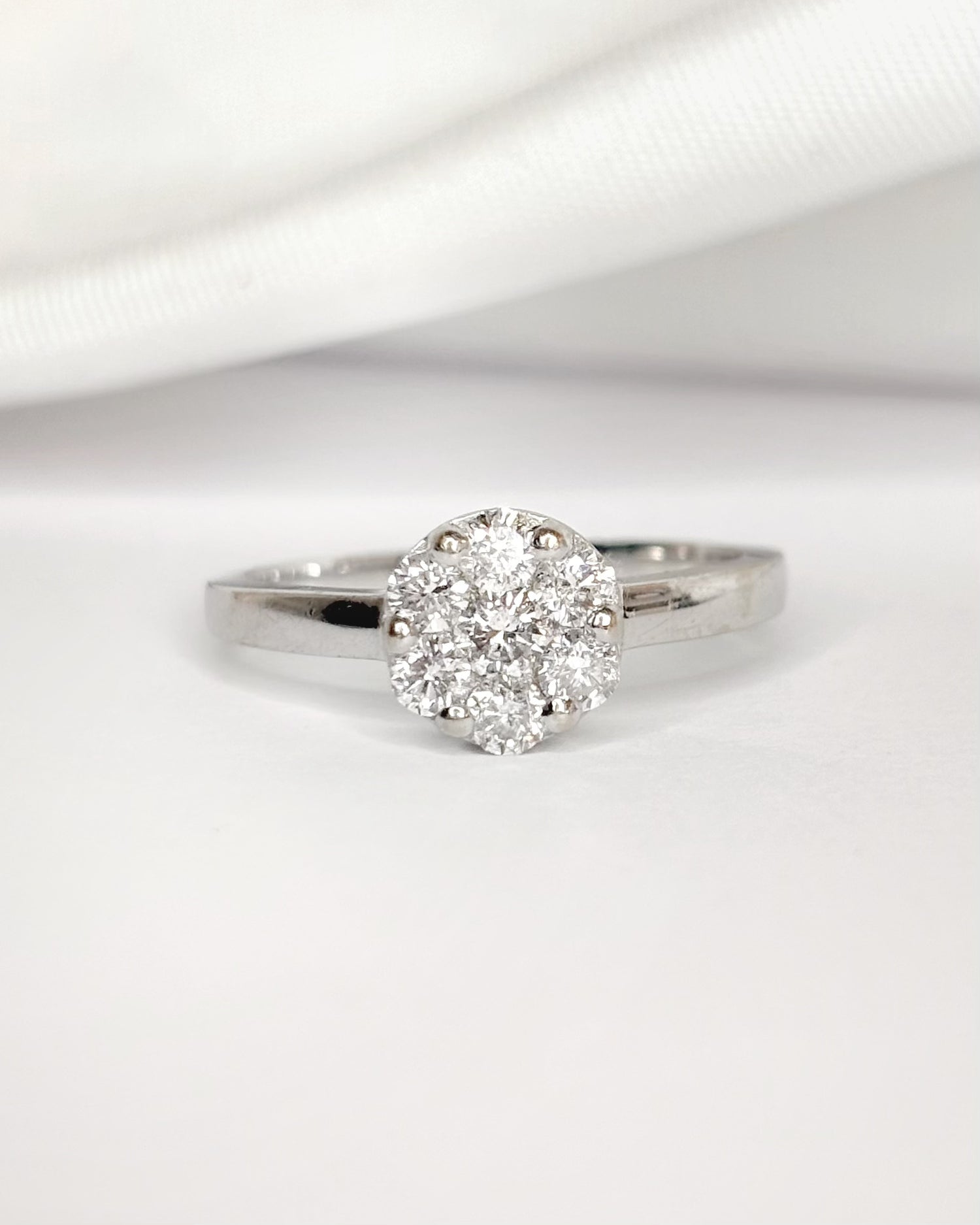 Bague Marguerite Diamants 0.37 carat "Lili"