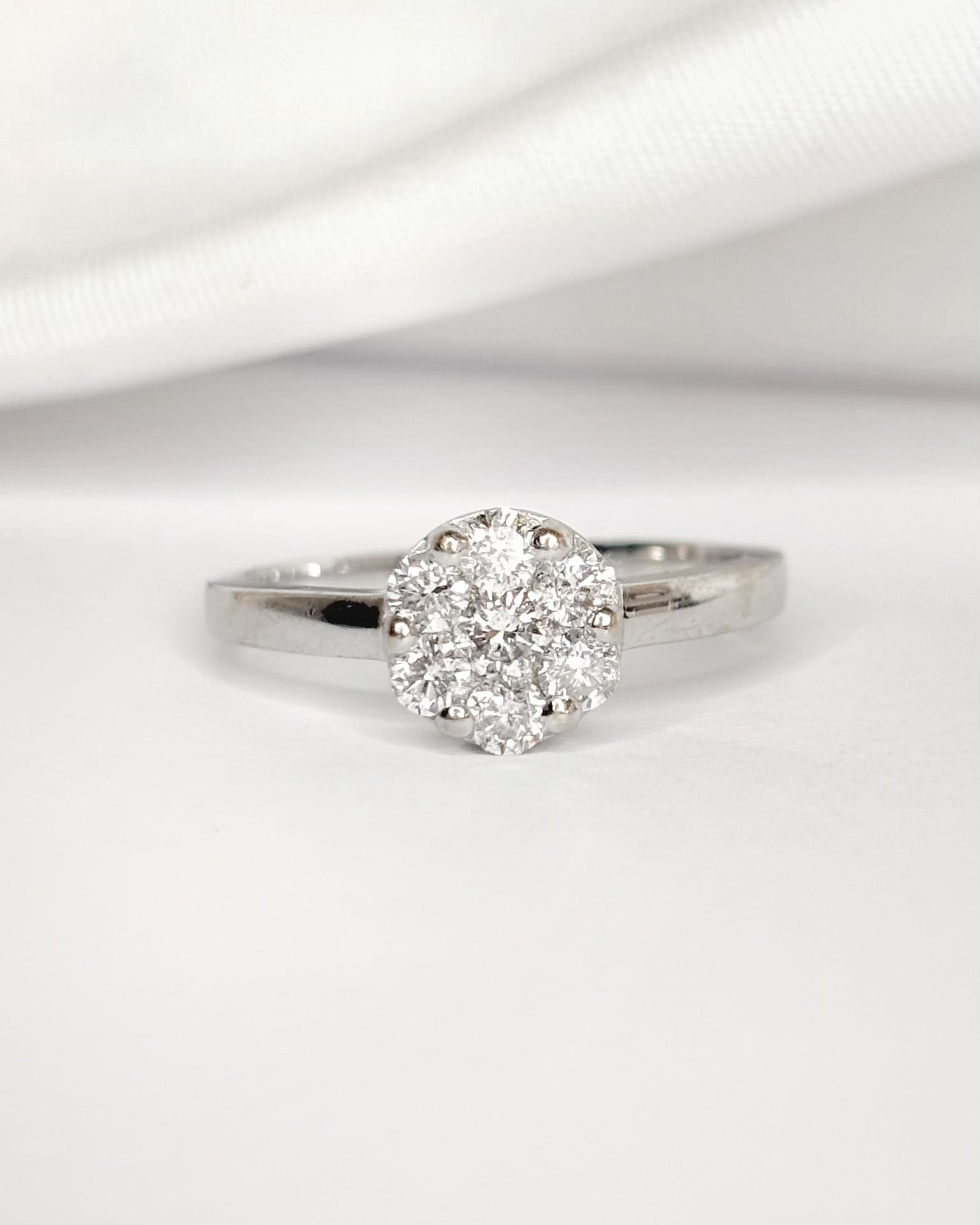 Bague Marguerite Diamants 0.37 carat "Lili"