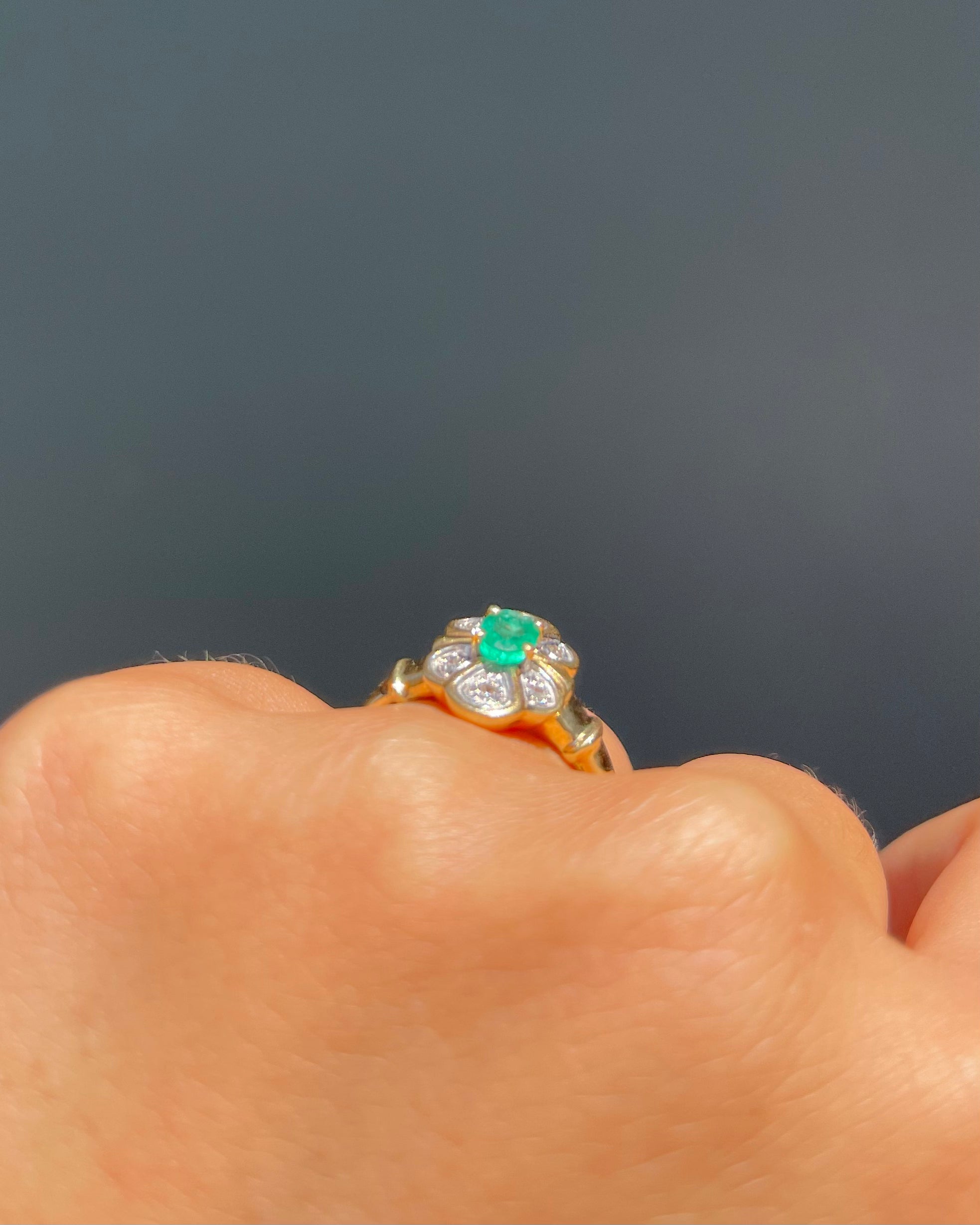 Bague Marguerite Émeraude 0.30 carat &amp; Diamants "Aëla”