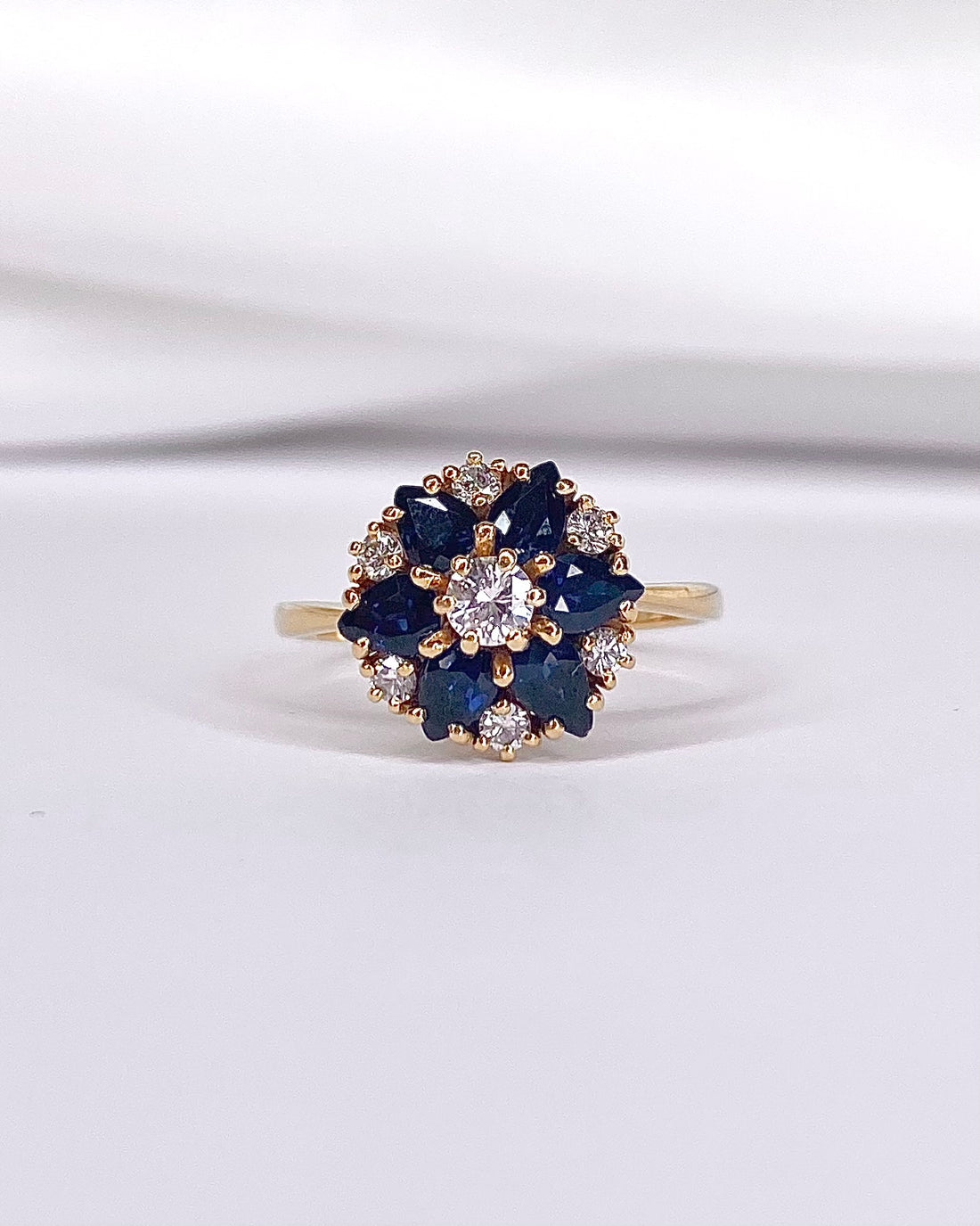 Marguerite Ring 0.39 Carat Diamonds &amp; Sapphires "Katiba"