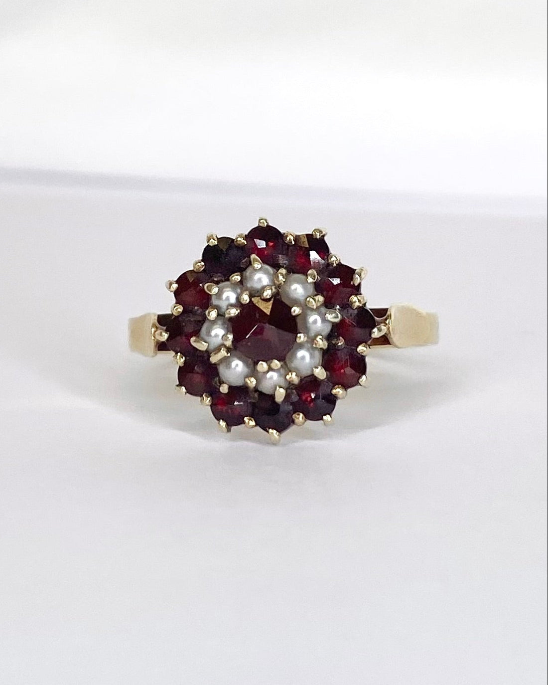Bague Marguerite Grenats 0.86 carat &amp; Perles "Salomé"