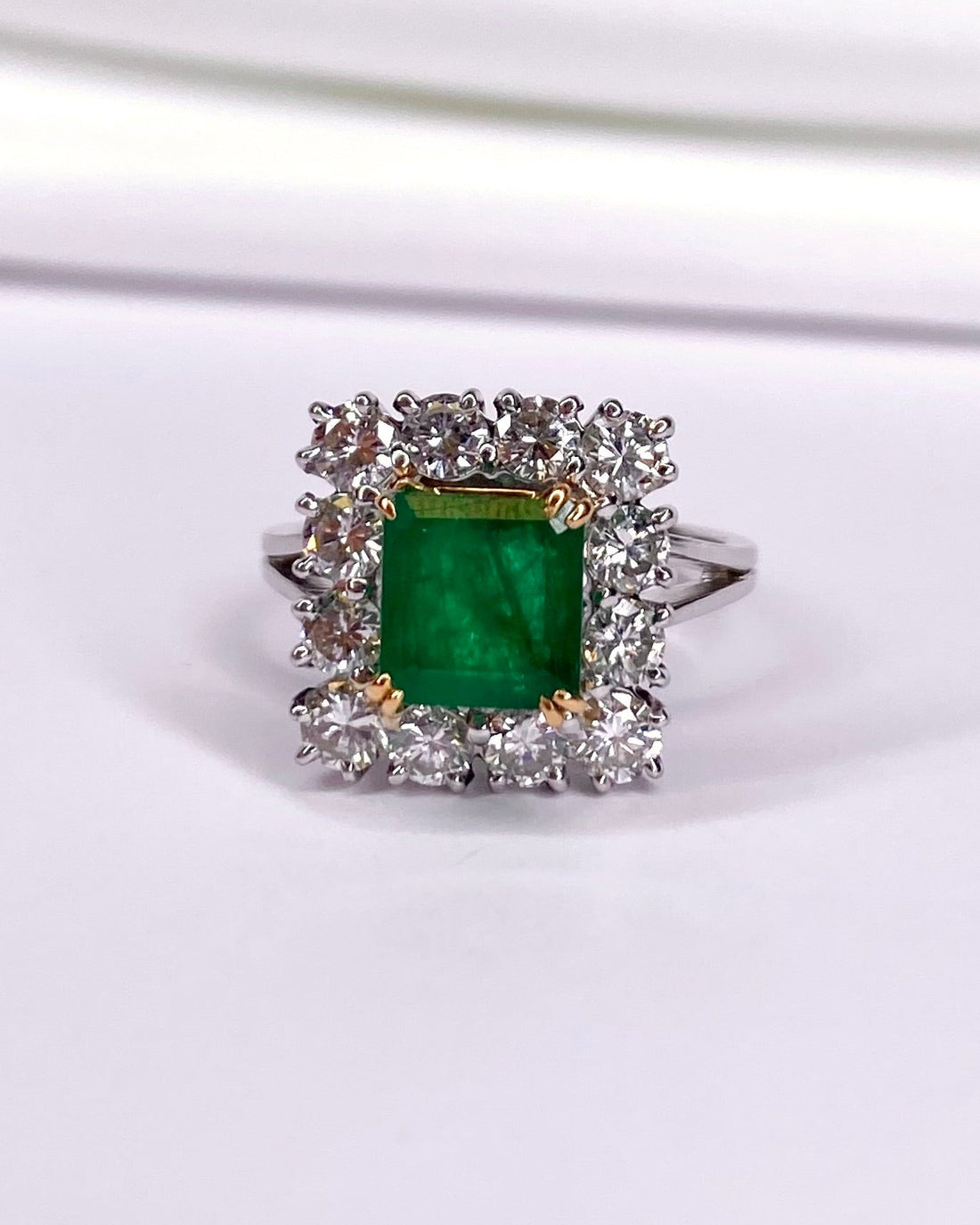 Emerald Daisy Ring 1.35 carat, Diamonds 1.20 carat &amp; Gold 5.01g "Capucine"