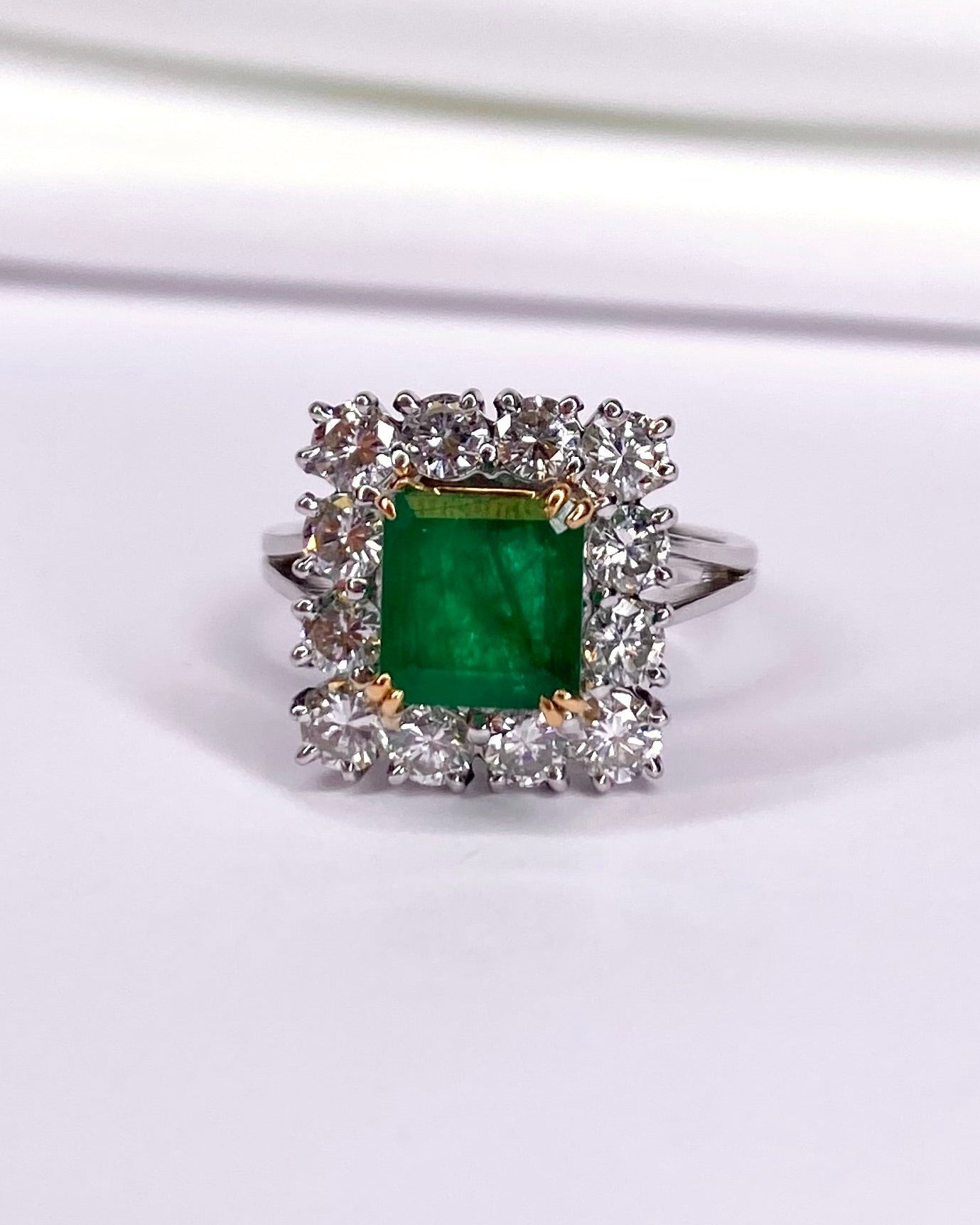Emerald Daisy Ring 1.35 carat, Diamonds 1.20 carat &amp; Gold 5.01g "Capucine"