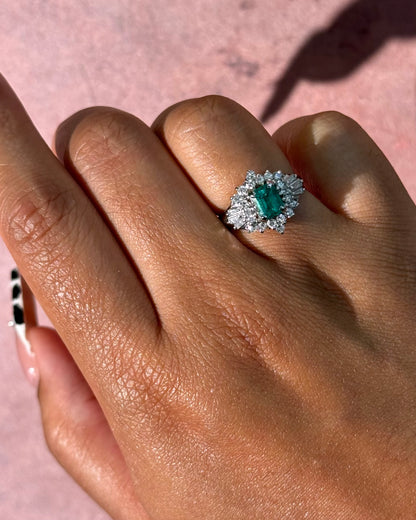 Bague Marguerite Émeraude Colombienne 0.81 carat &amp; Diamants 0.39 carat "Laetitia"