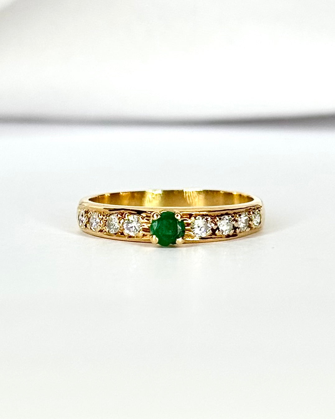 Bague Solitaire Émeraude &amp; Diamants "Zélie"