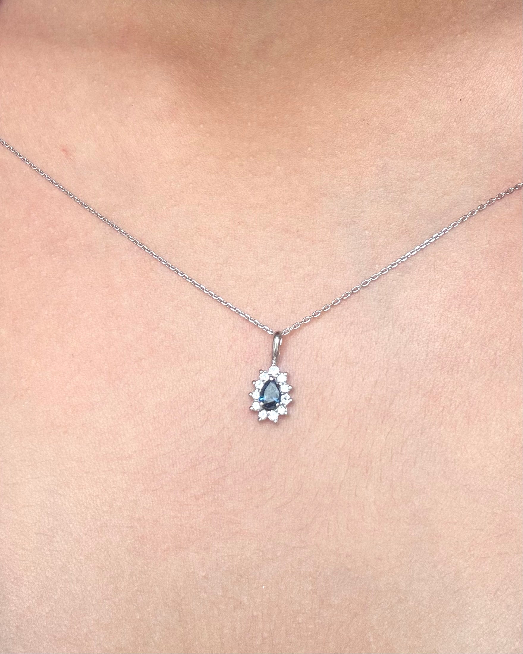 Pendentif Marguerite Saphir &amp; Diamants "Anita"