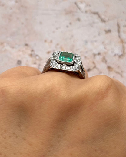 Bague Style Art-Déco Émeraude 1.40 carat &amp; Diamants 0.56 carat "Chloé"